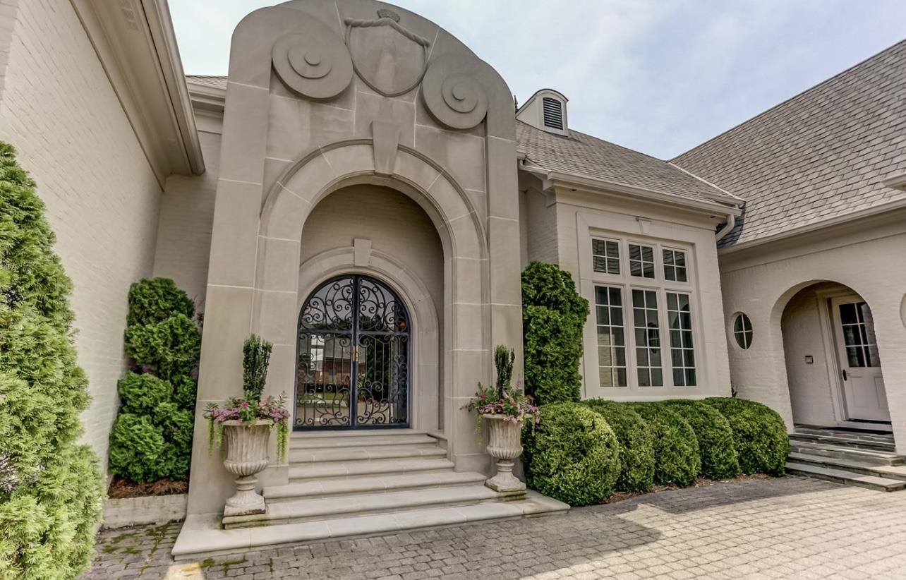 8575 THE ISLAND AT SOUTHWIN DR