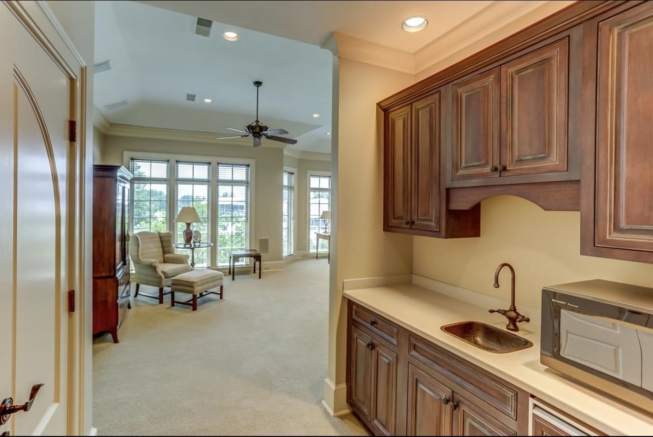 8575 THE ISLAND AT SOUTHWIN DR