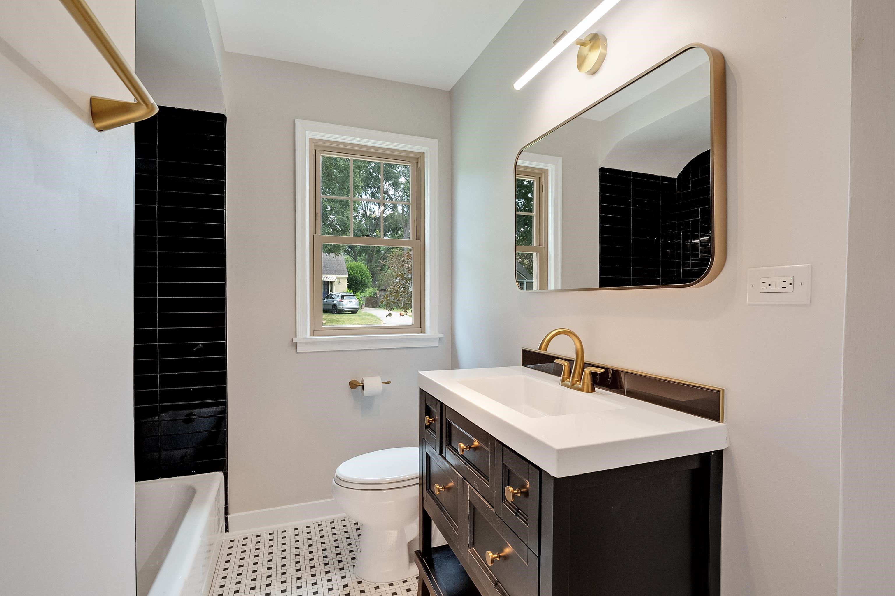 3625 CHARLESWOOD AVE