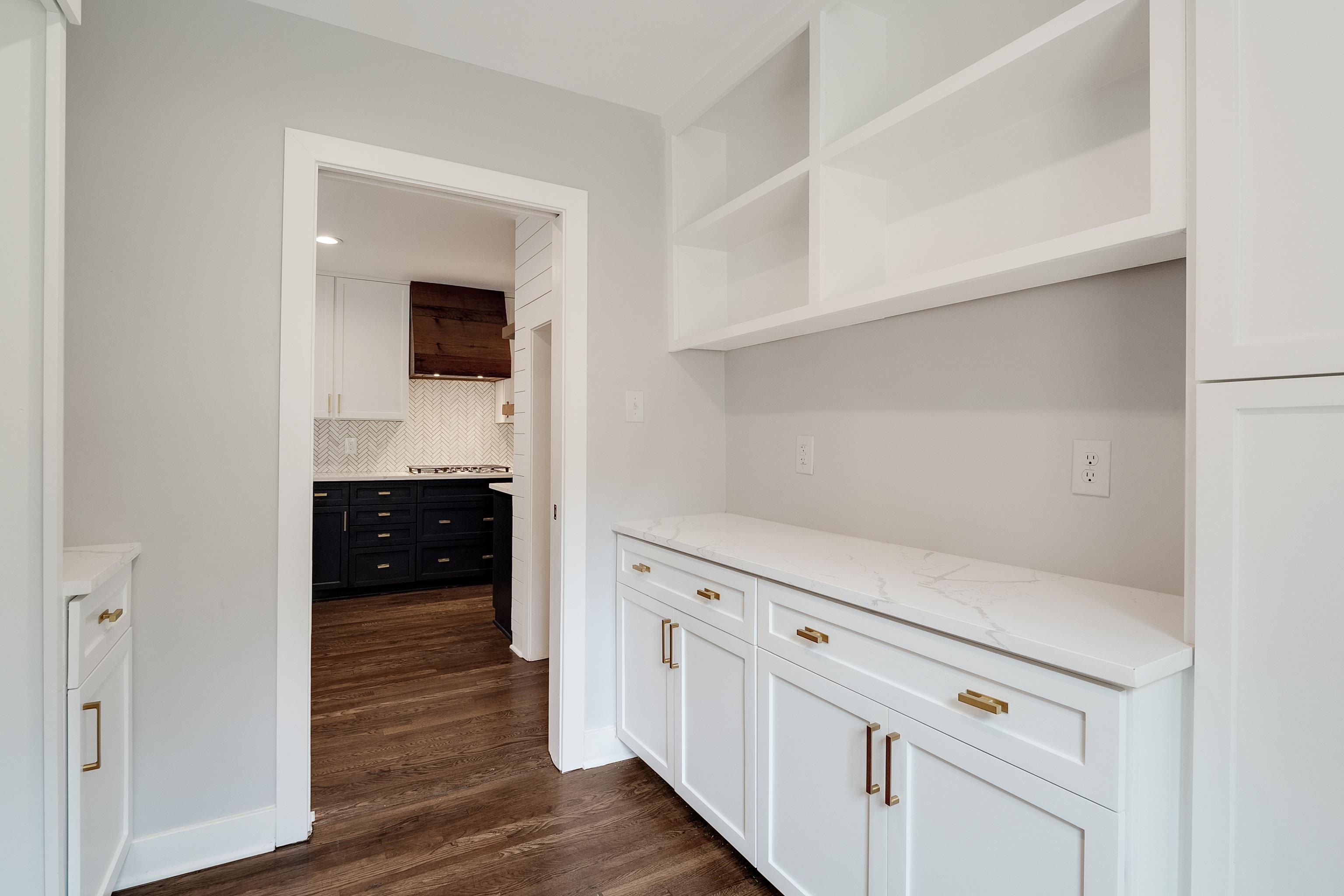 3625 CHARLESWOOD AVE