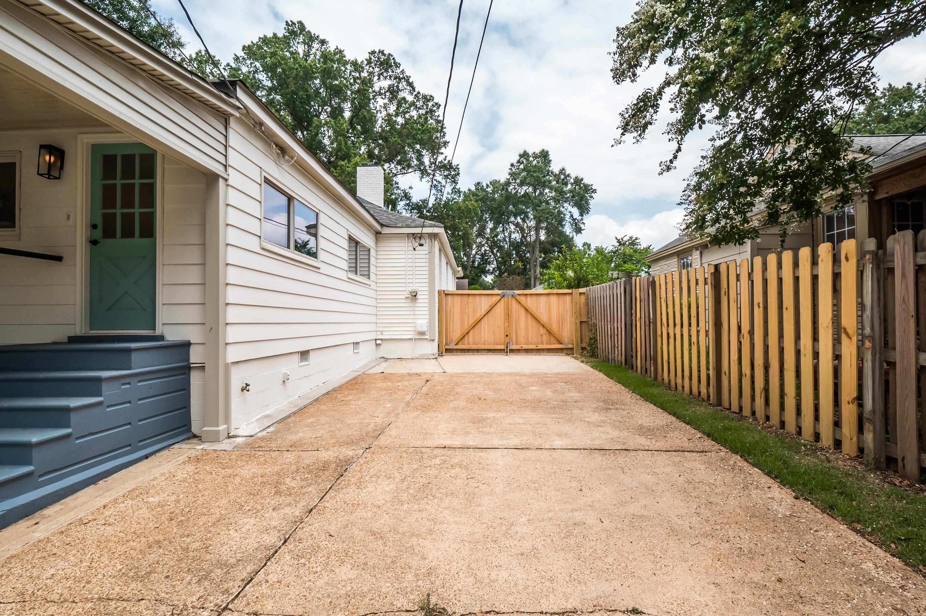 3625 CHARLESWOOD AVE