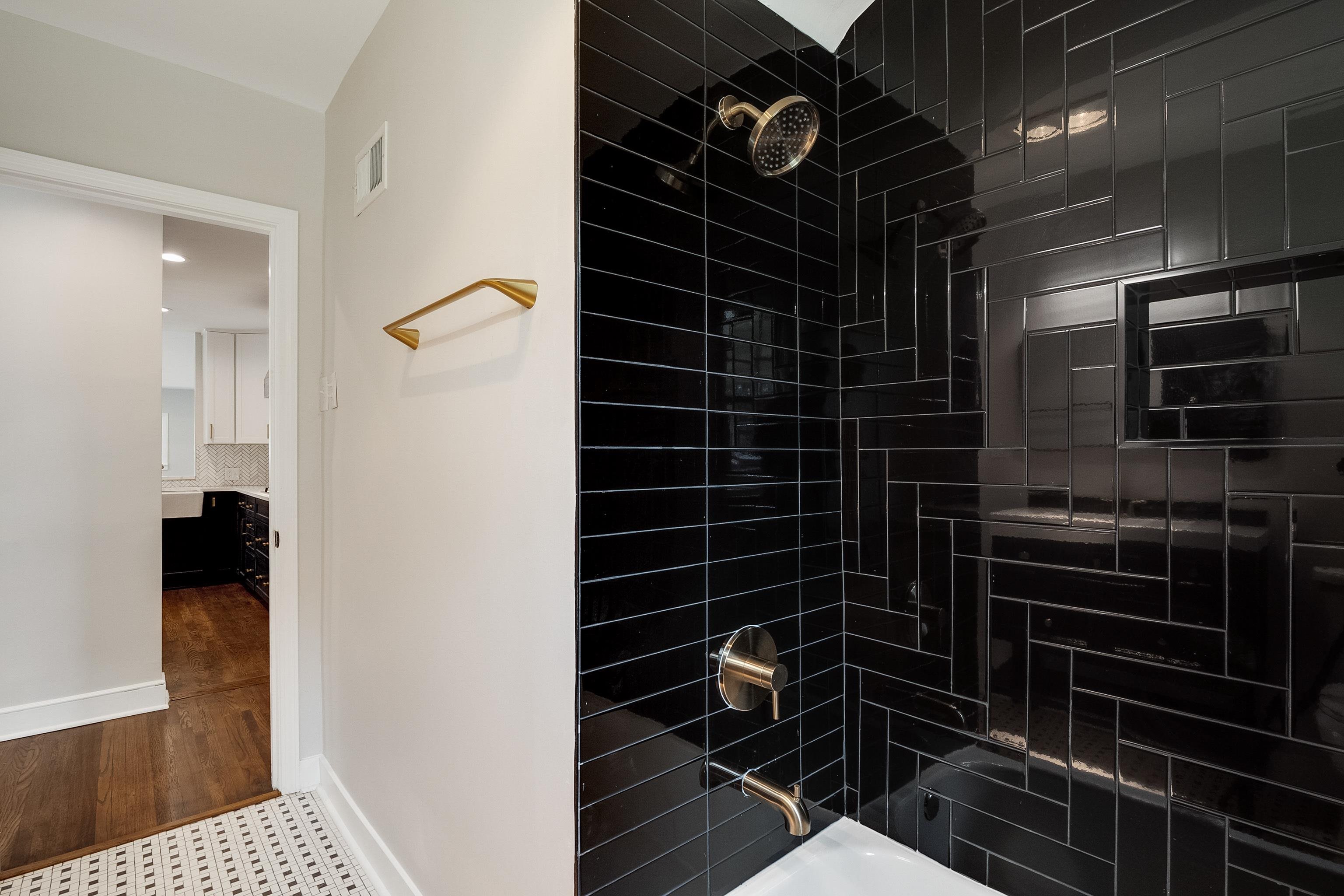 3625 CHARLESWOOD AVE