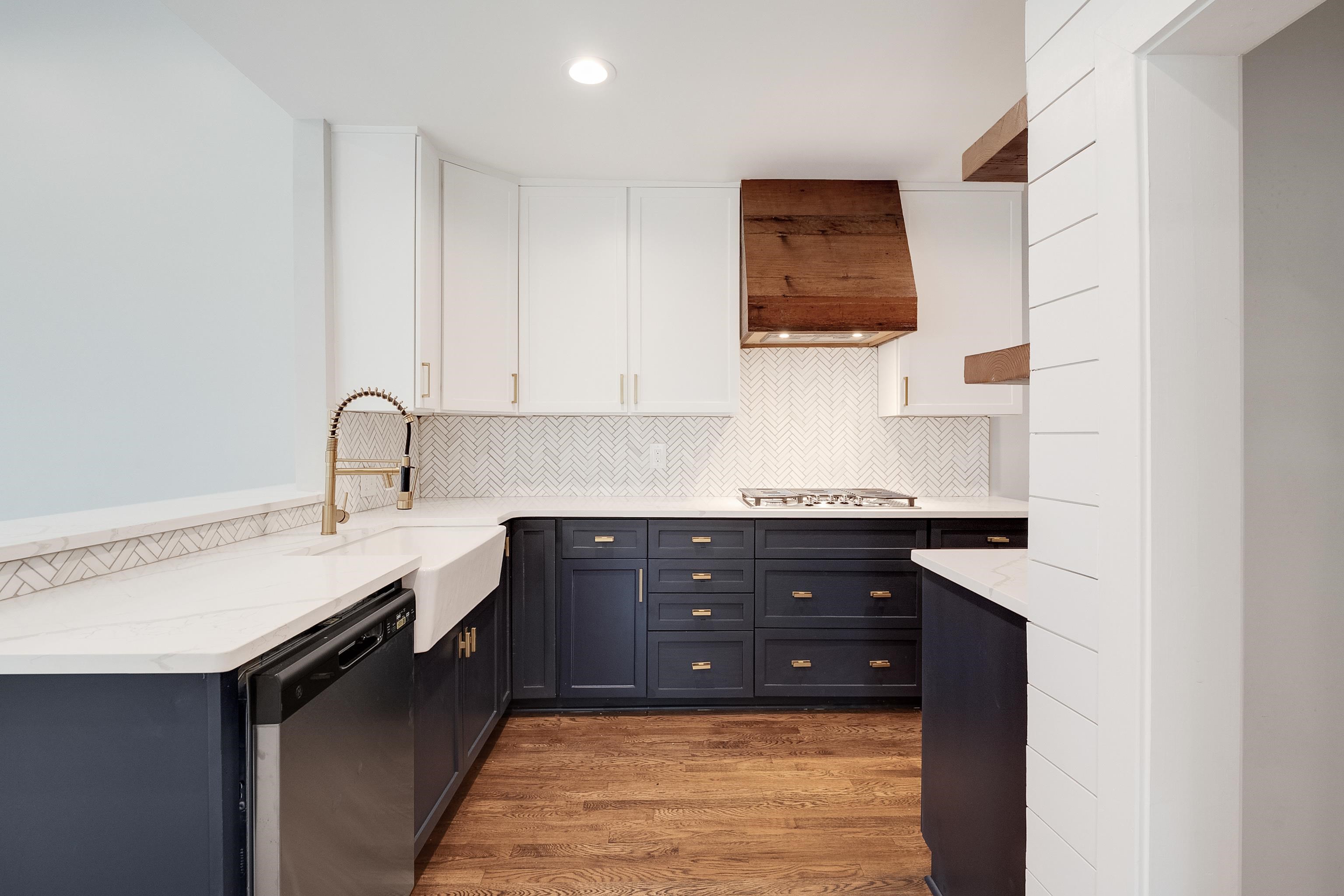 3625 CHARLESWOOD AVE