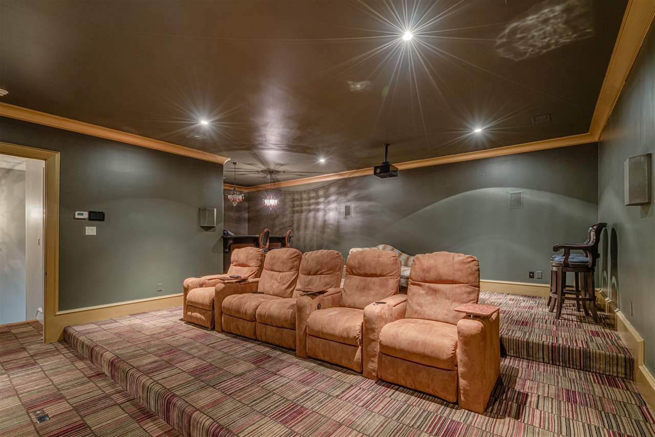 6005 WILD OAKS DR