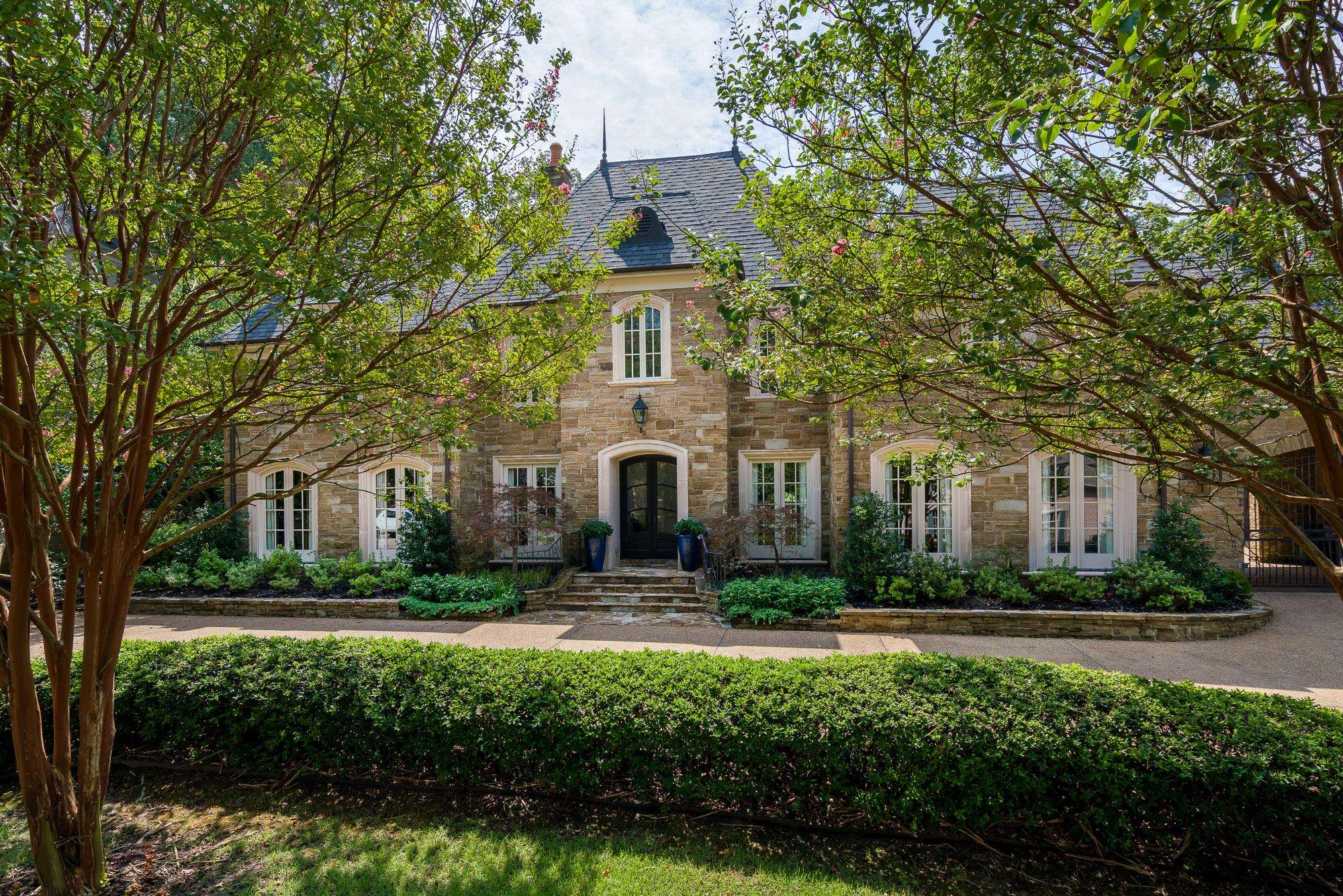 6005 WILD OAKS DR