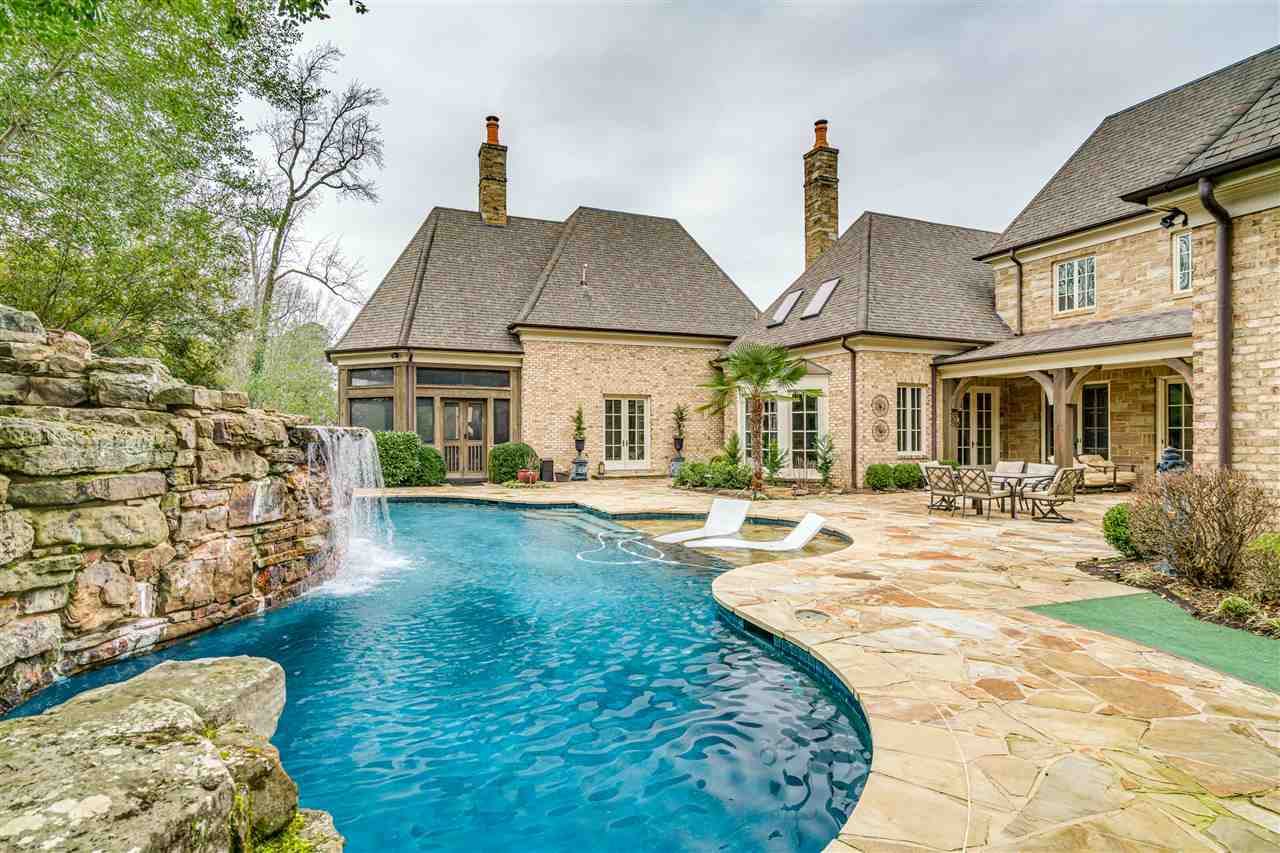 6005 WILD OAKS DR