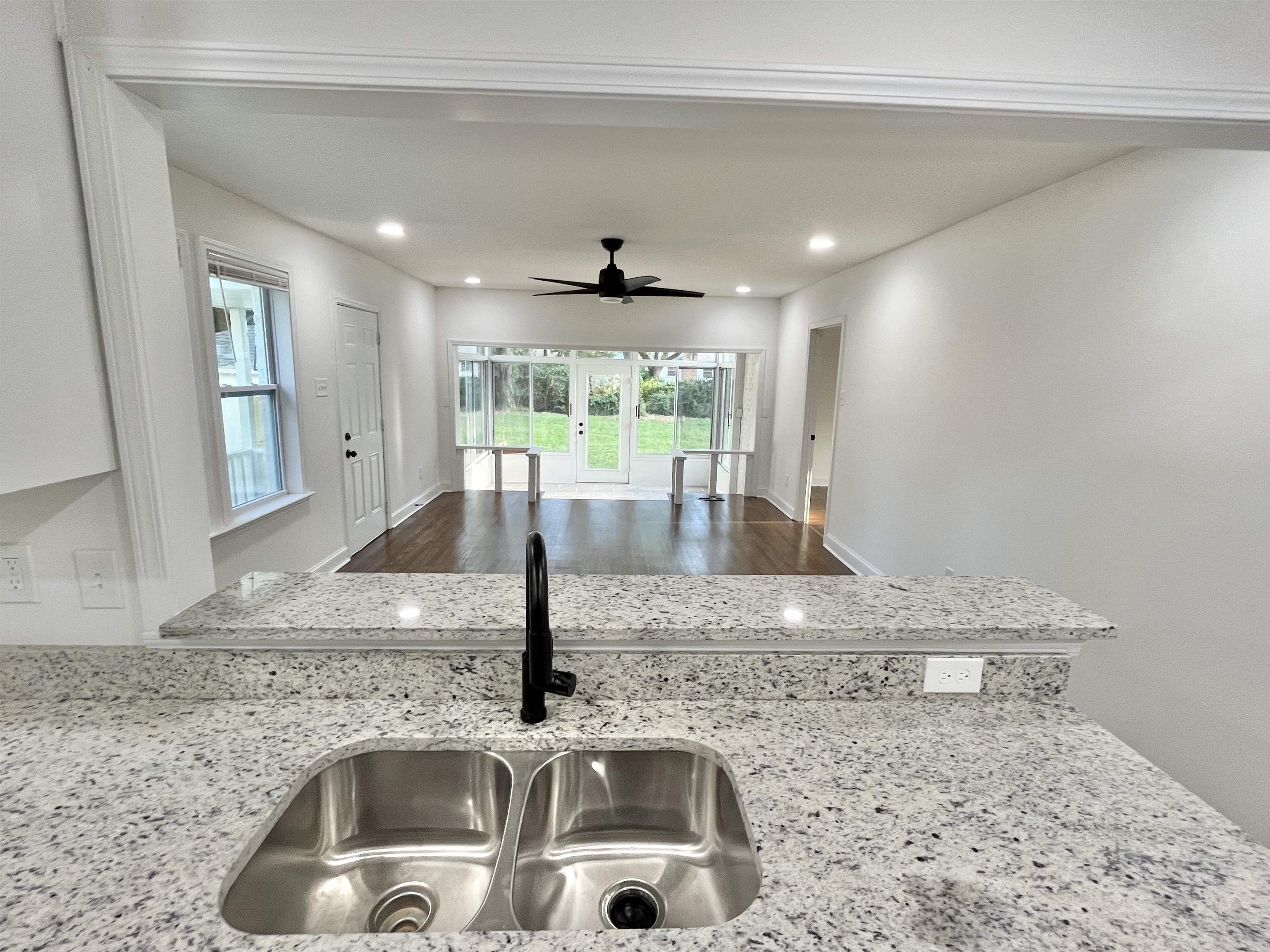 3395 HIGHLAND PARK PL