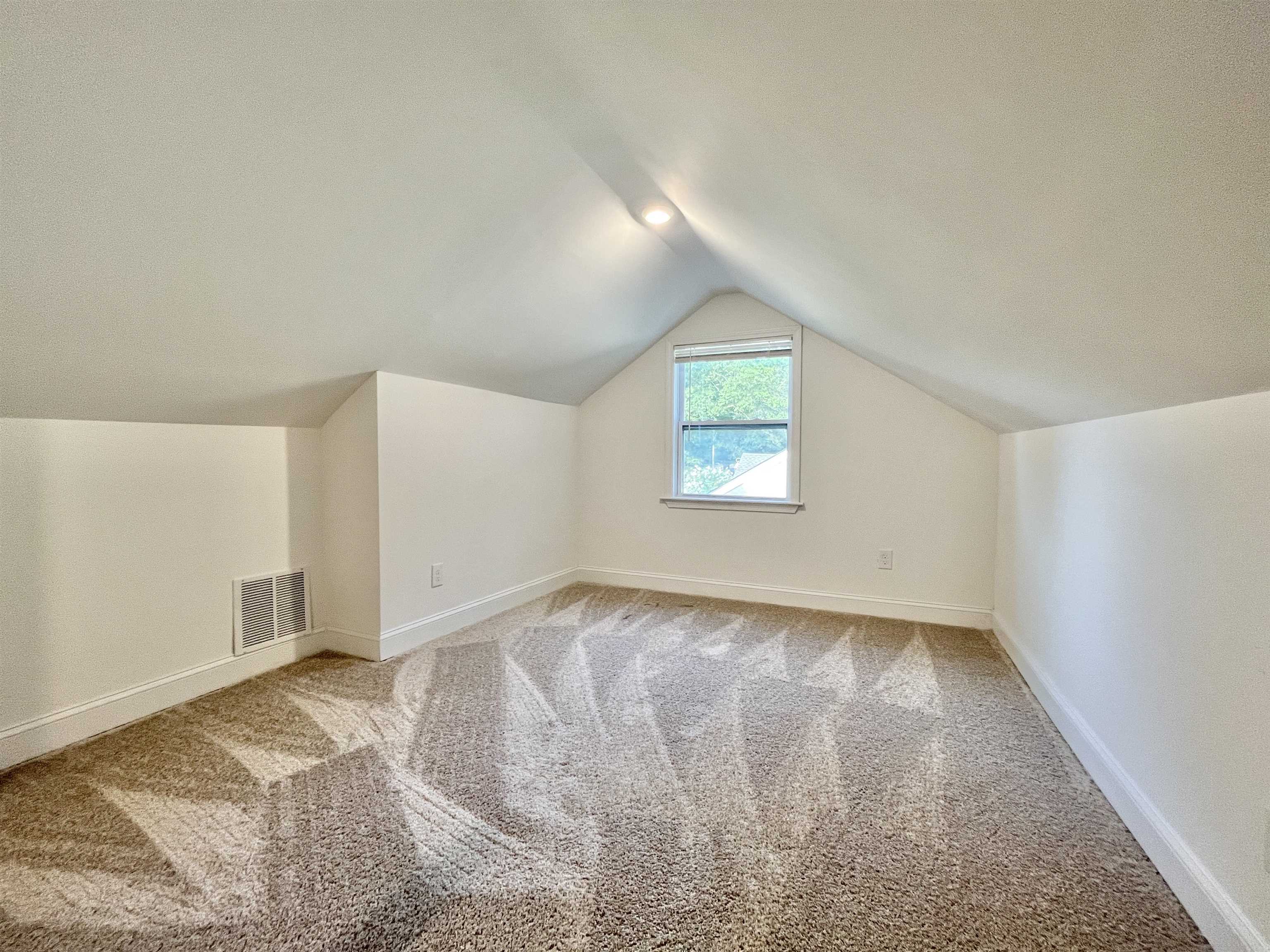 3395 HIGHLAND PARK PL