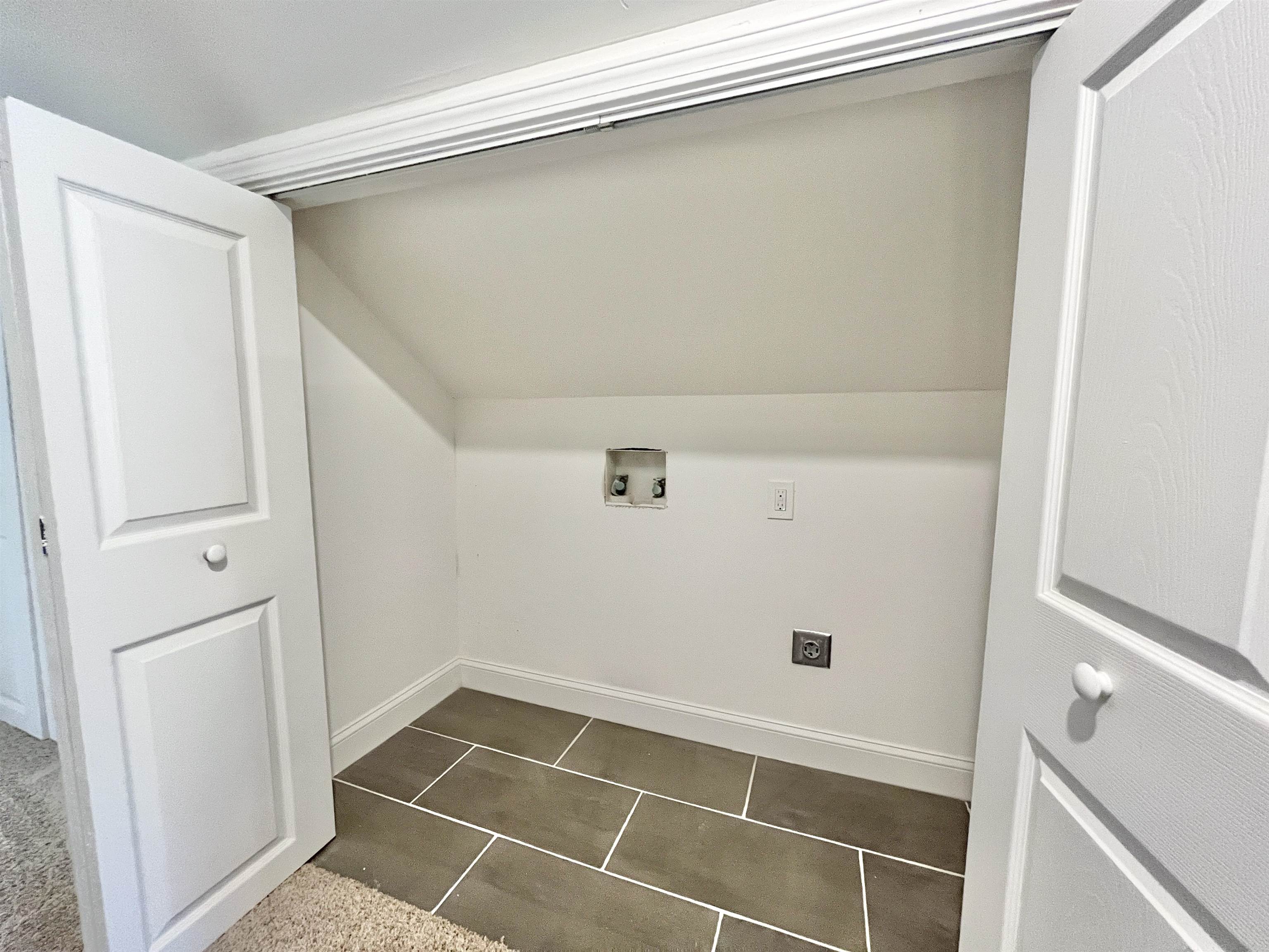 3395 HIGHLAND PARK PL