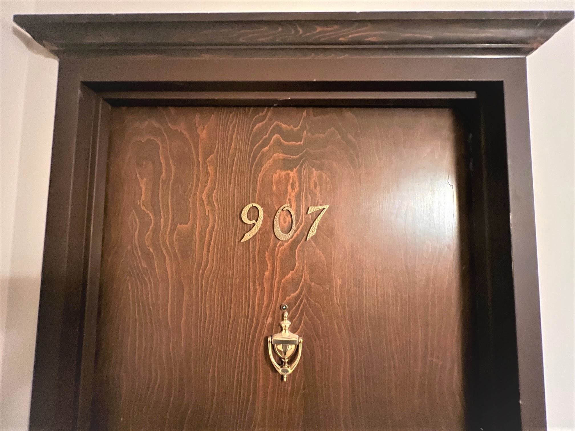 232 S HIGHLAND ST Unit: 907