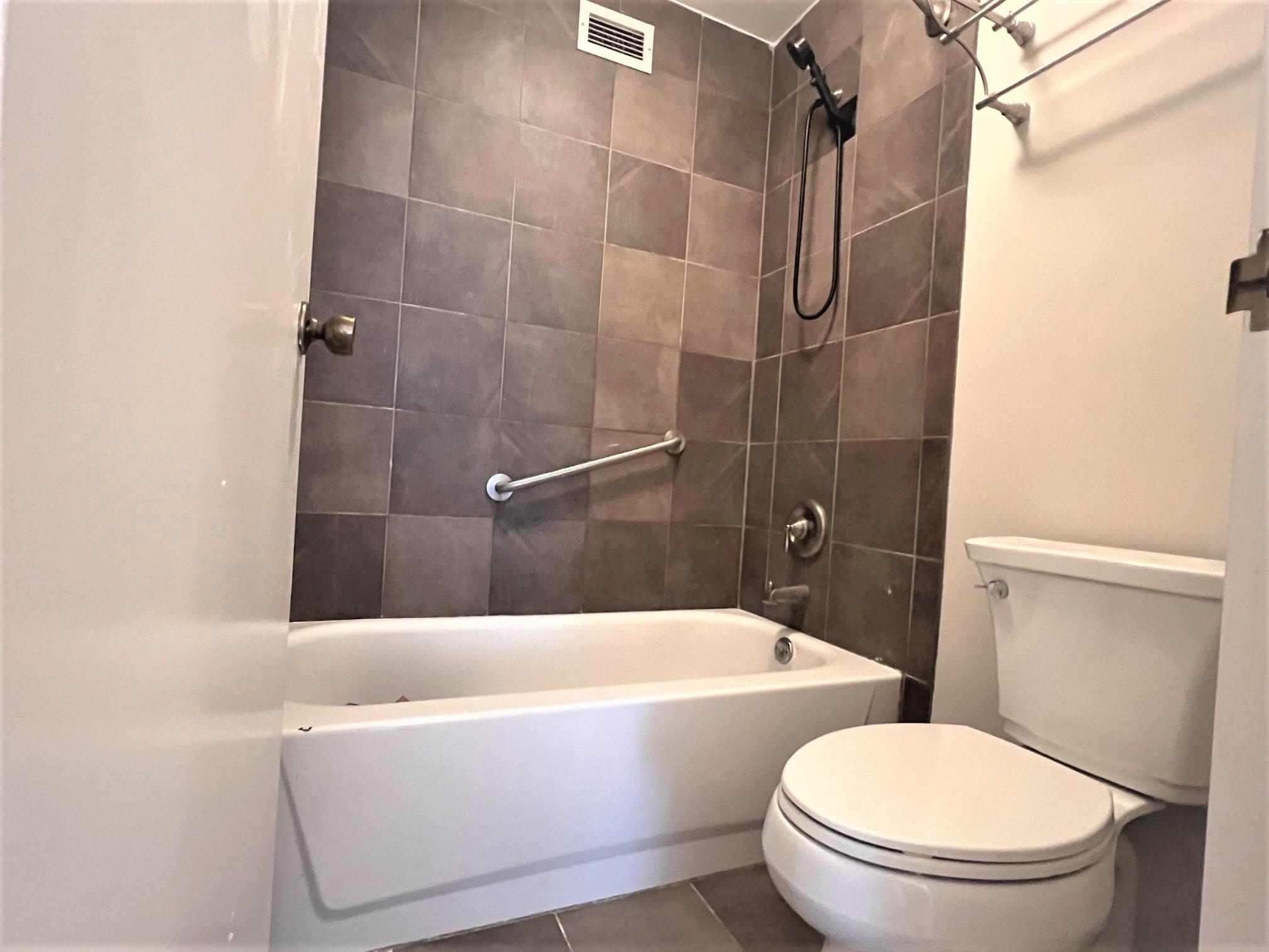 232 S HIGHLAND ST Unit: 907