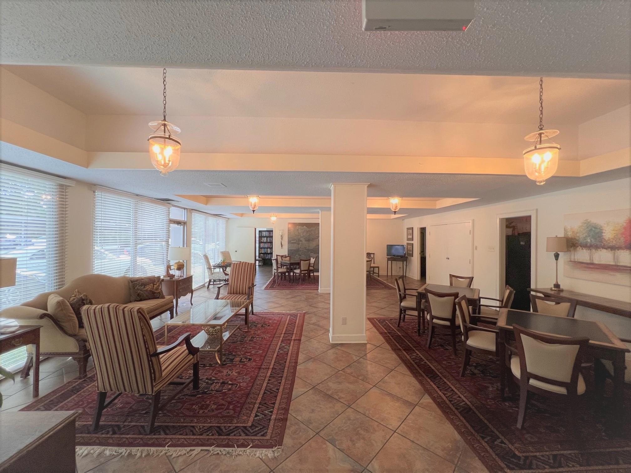 232 S HIGHLAND ST Unit: 907