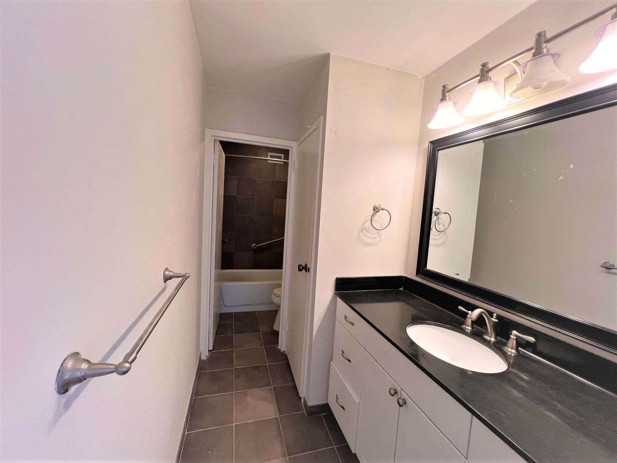 232 S HIGHLAND ST Unit: 907