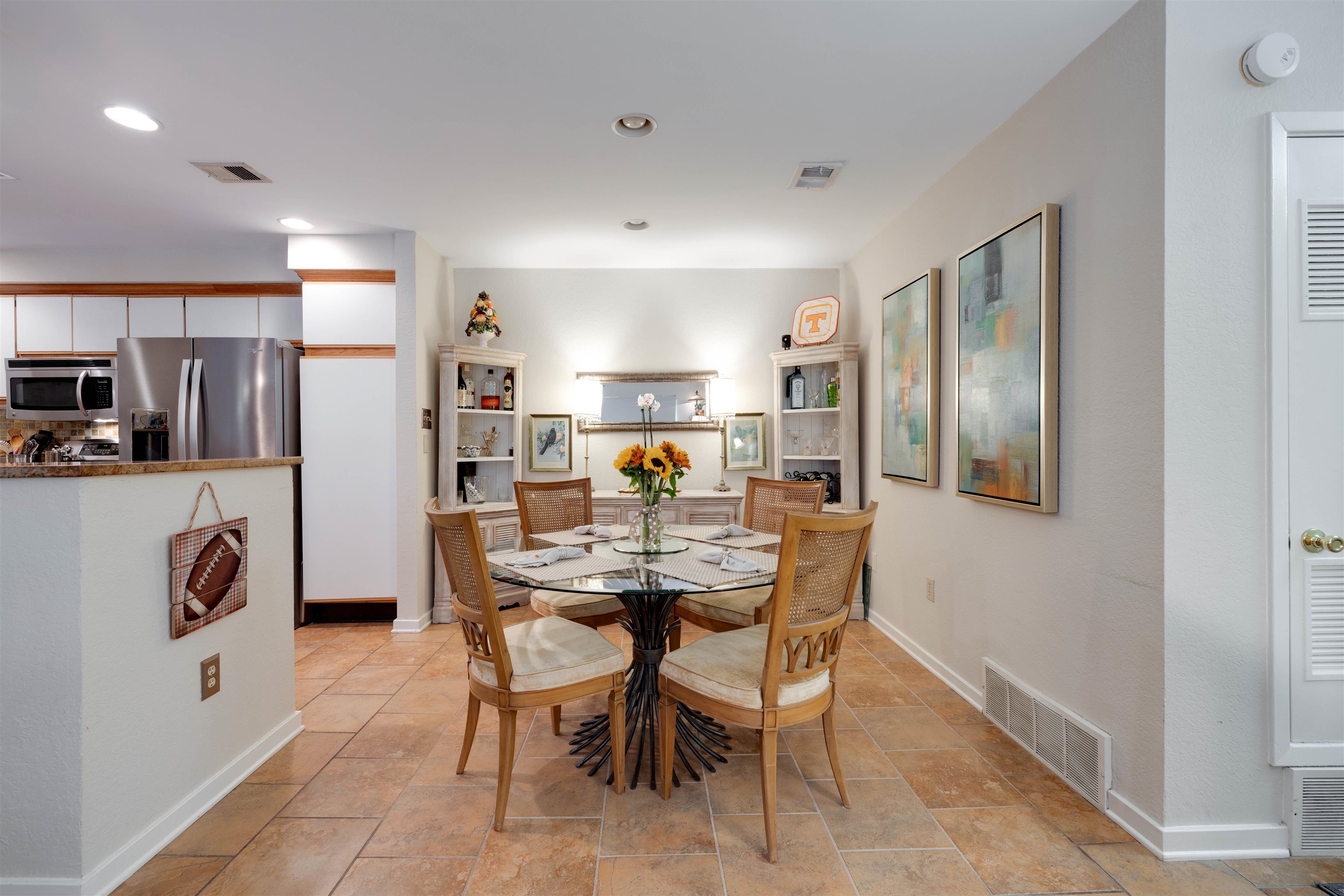 809 CREEKSIDE DR Unit: 2