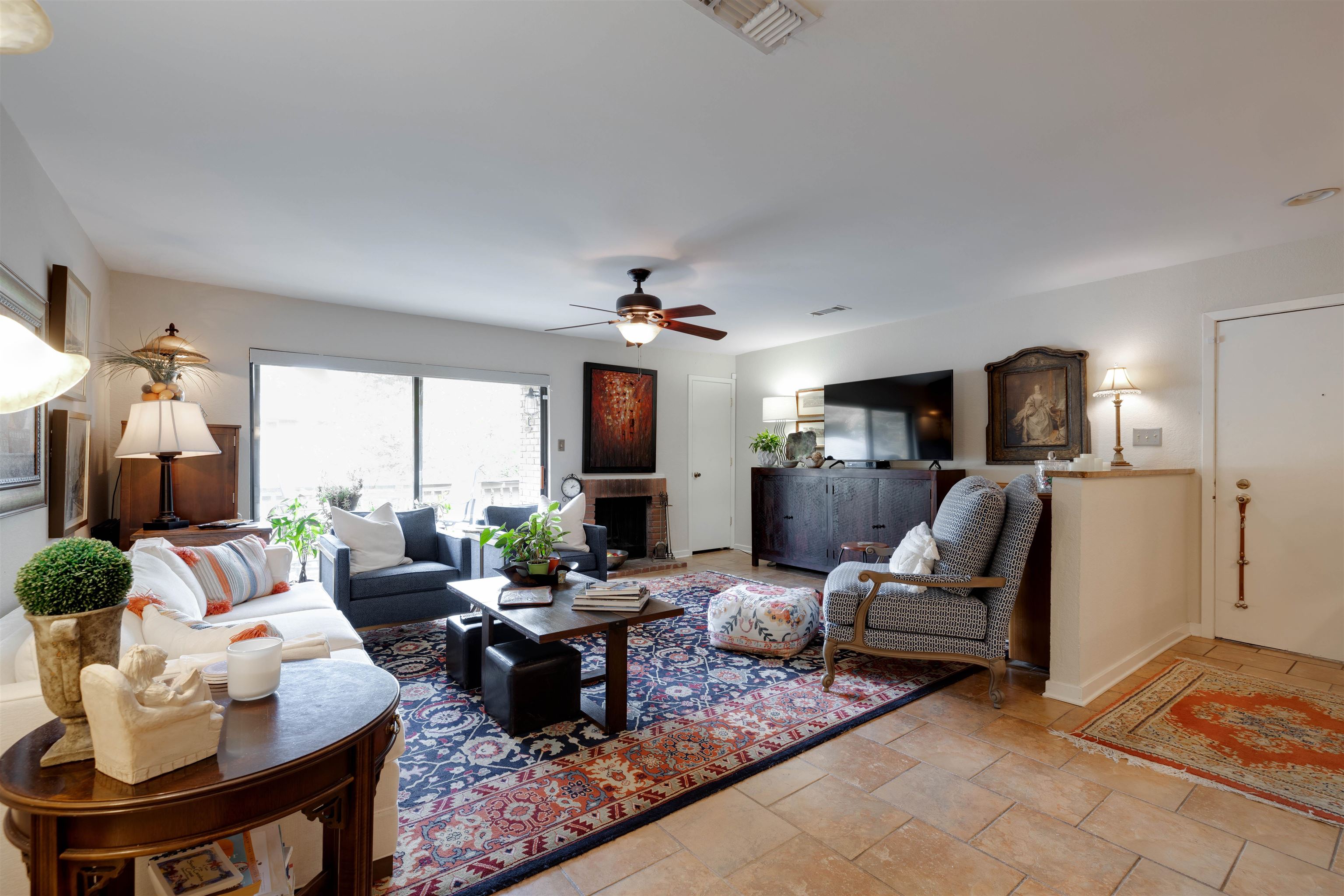 809 CREEKSIDE DR Unit: 2