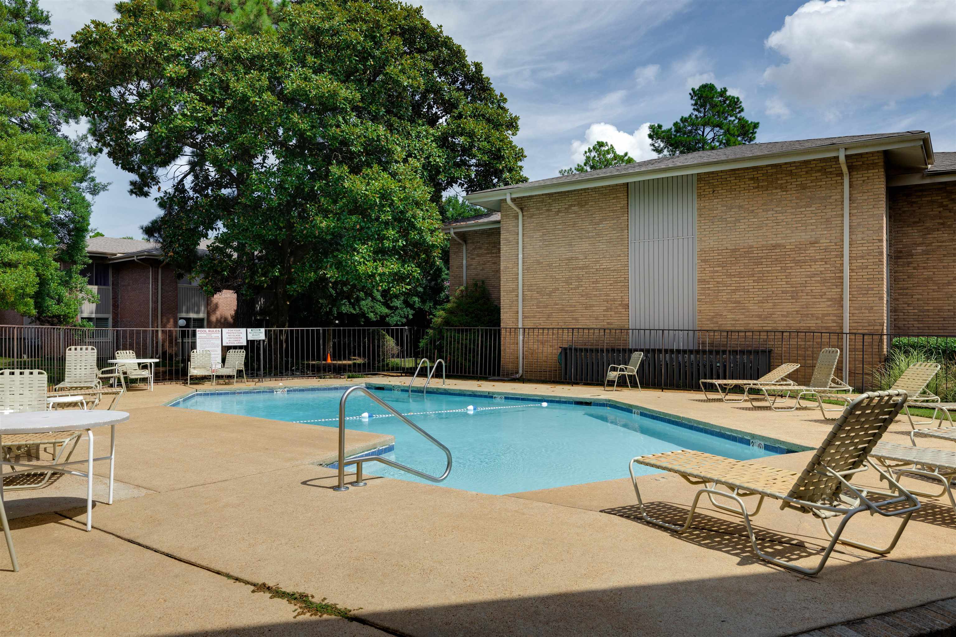 809 CREEKSIDE DR Unit: 2