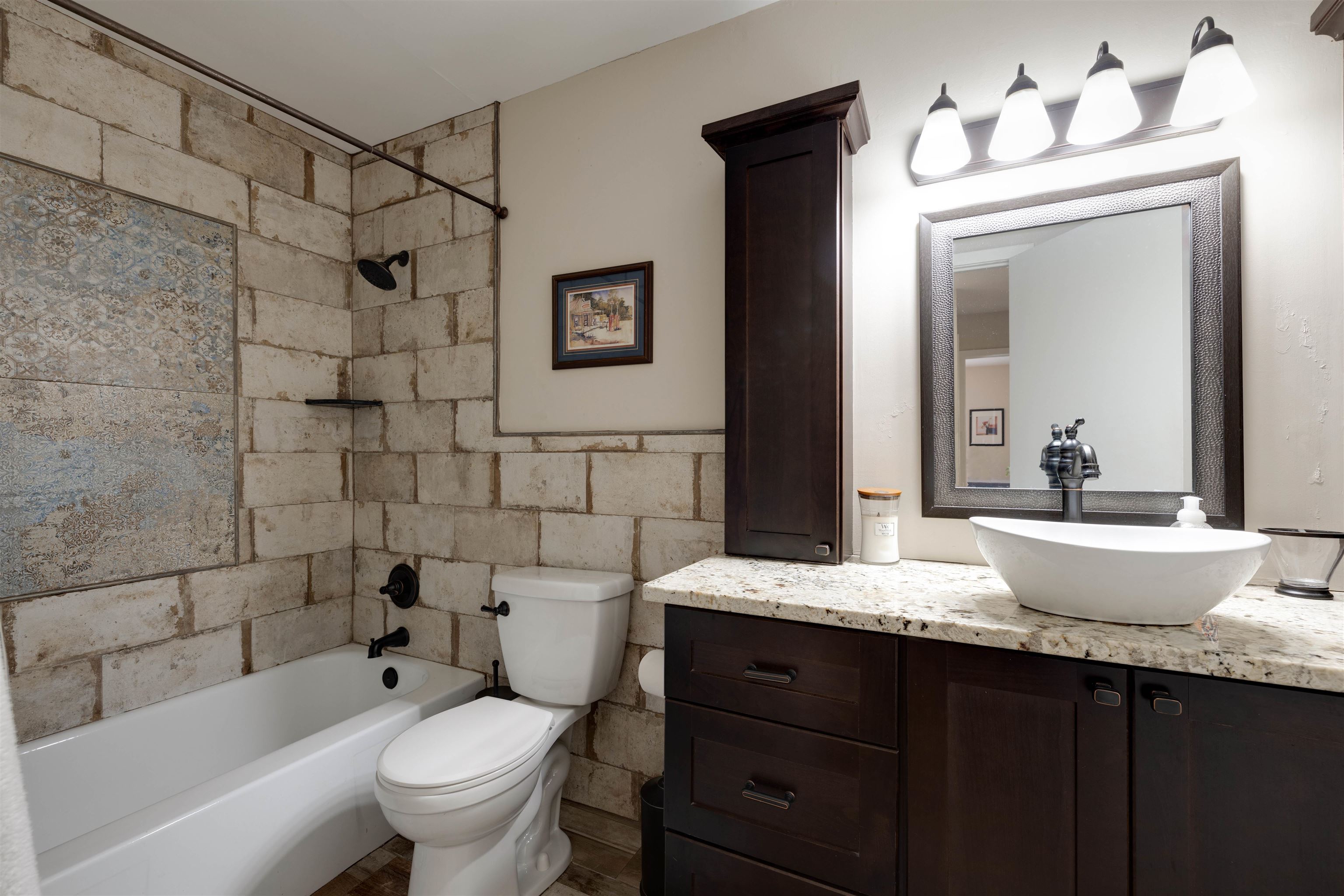 809 CREEKSIDE DR Unit: 2