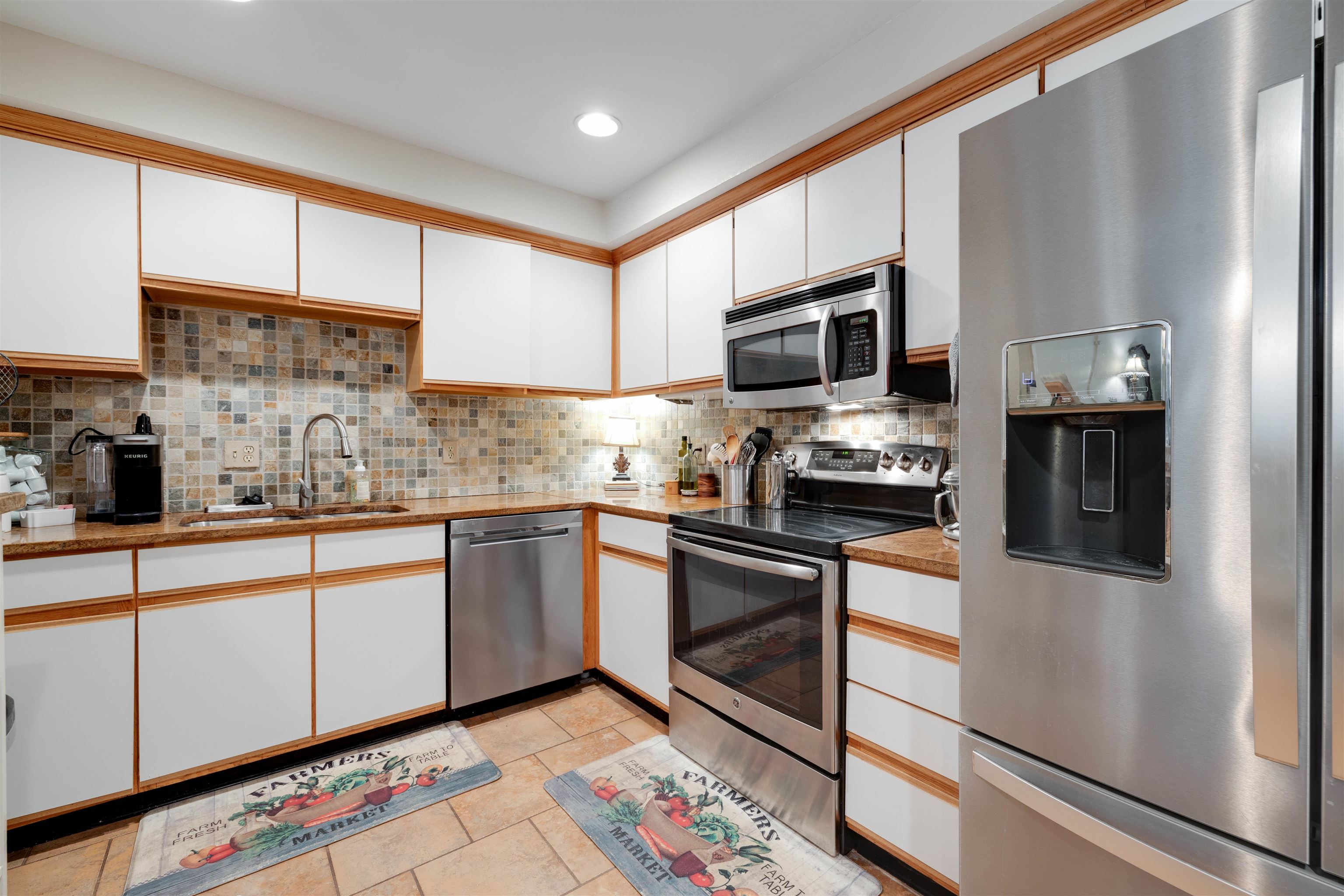 809 CREEKSIDE DR Unit: 2