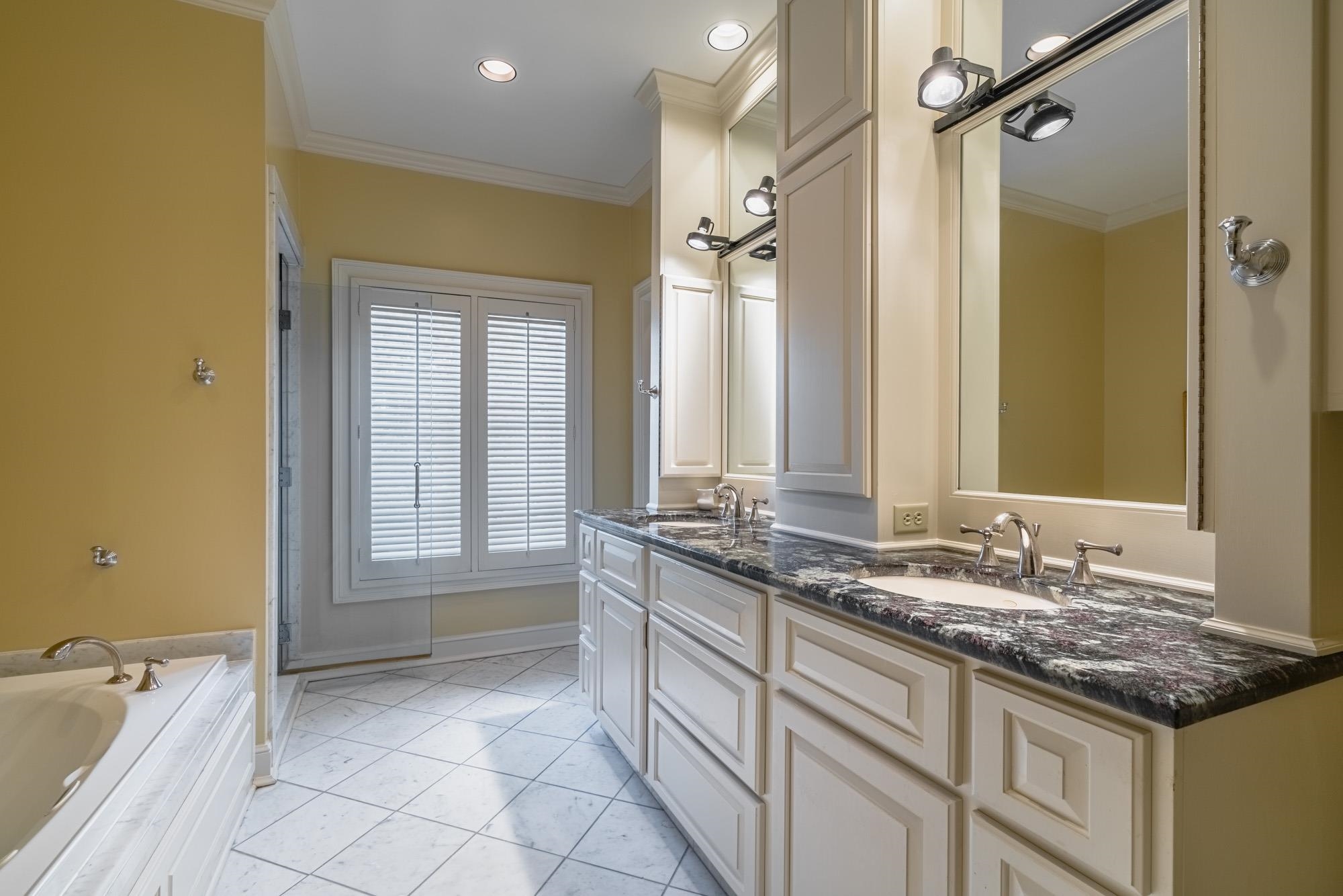 1000 MURRAY HILL LN Unit: 404