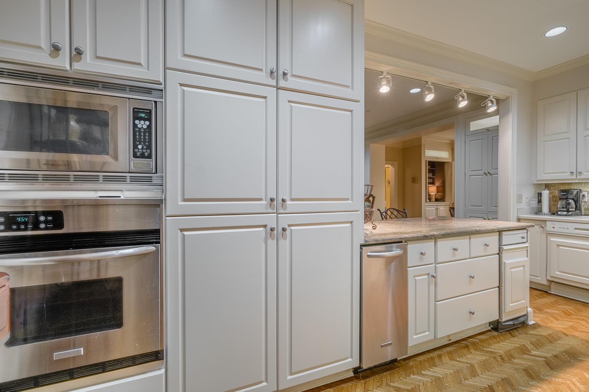 1000 MURRAY HILL LN Unit: 404