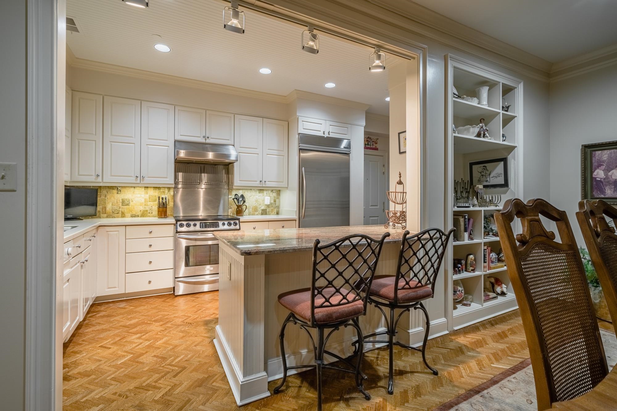 1000 MURRAY HILL LN Unit: 404