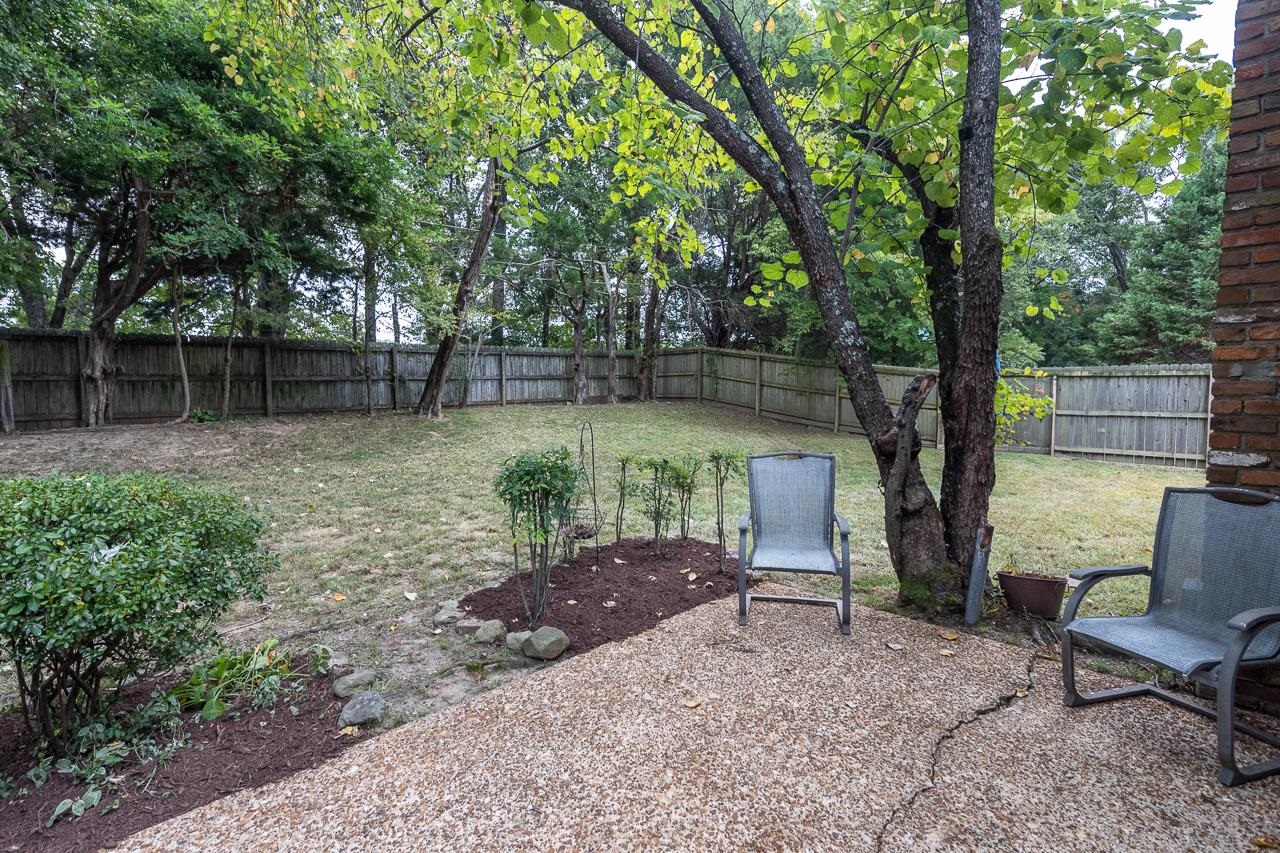 1776 E BRYN MAWR CIR