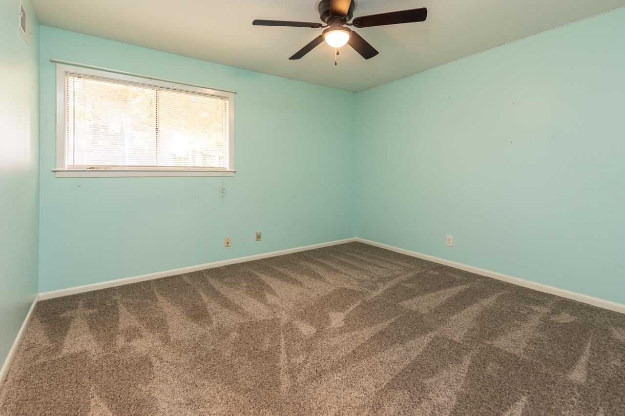 1776 E BRYN MAWR CIR