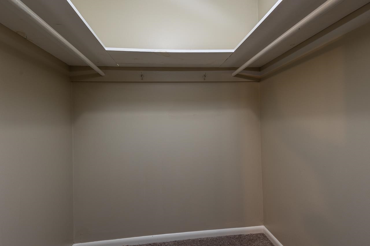 1776 E BRYN MAWR CIR