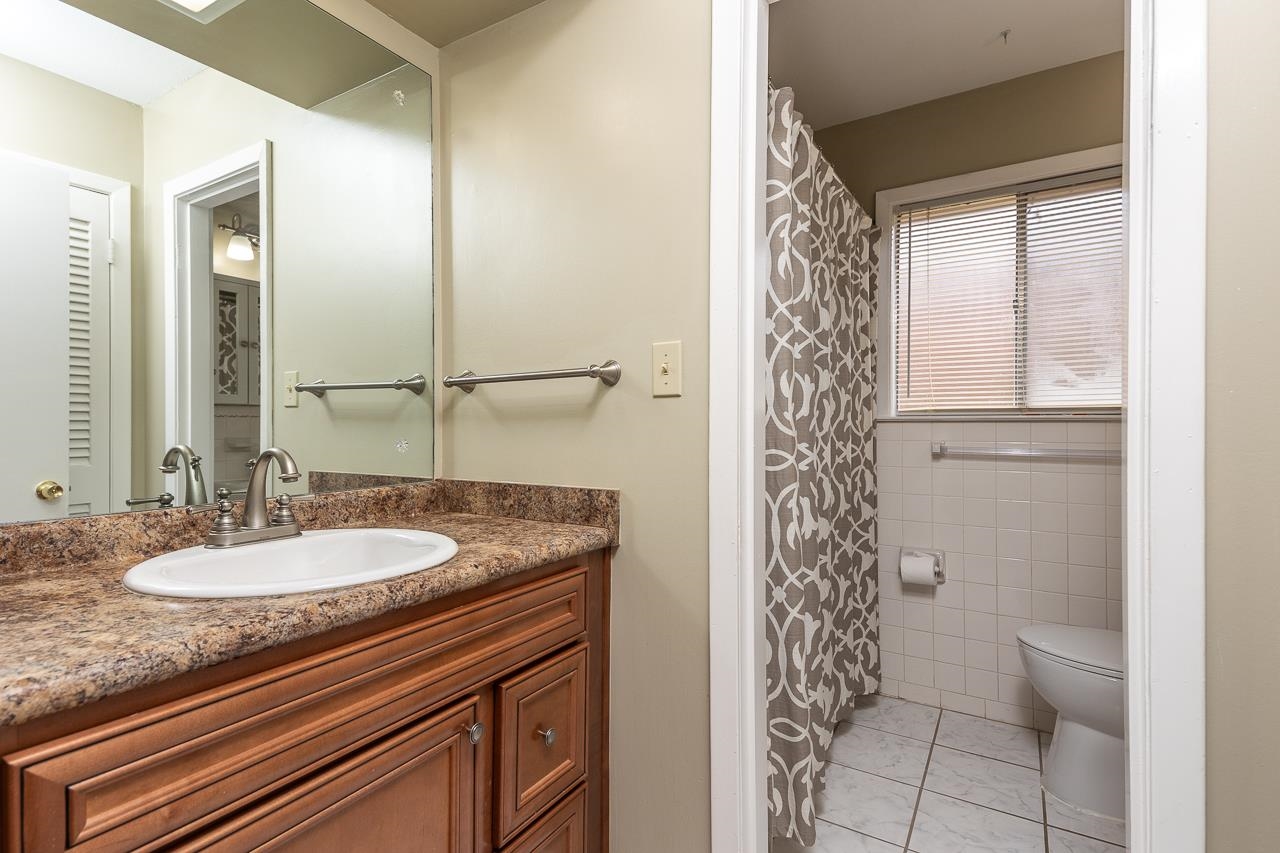 1776 E BRYN MAWR CIR