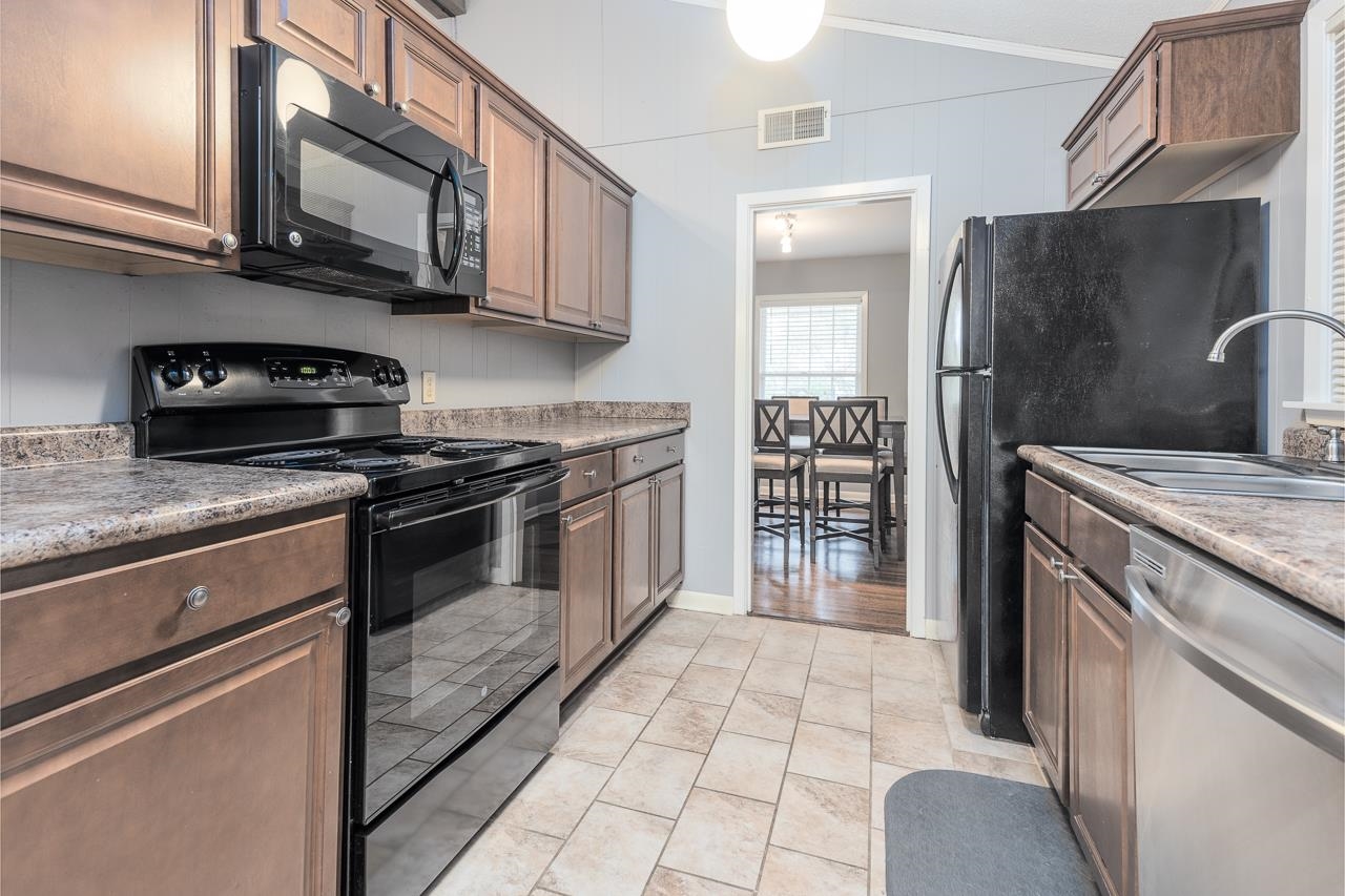 1776 E BRYN MAWR CIR