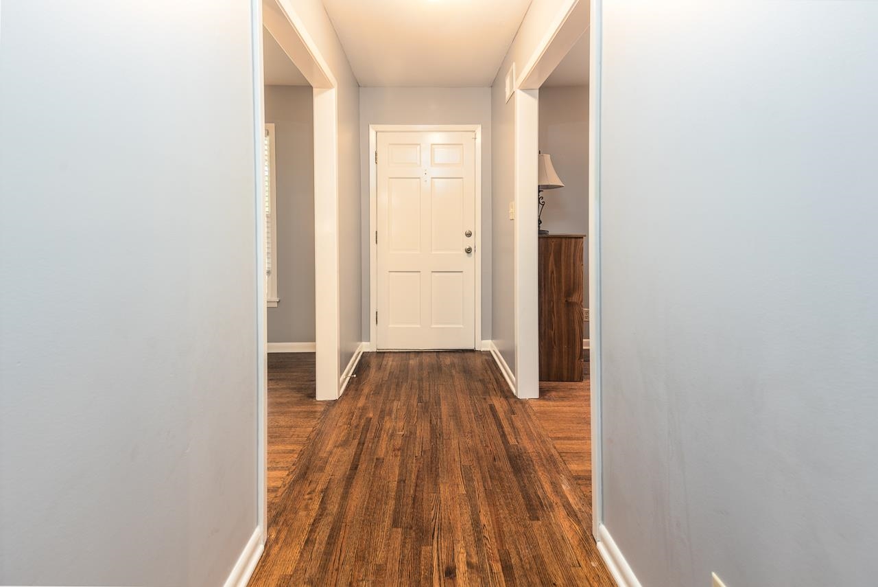 1776 E BRYN MAWR CIR