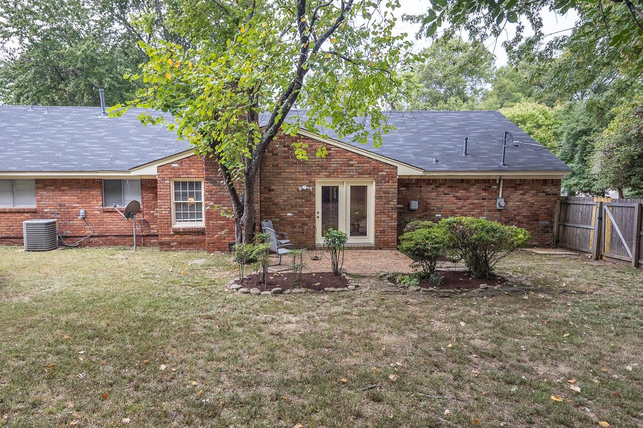 1776 E BRYN MAWR CIR