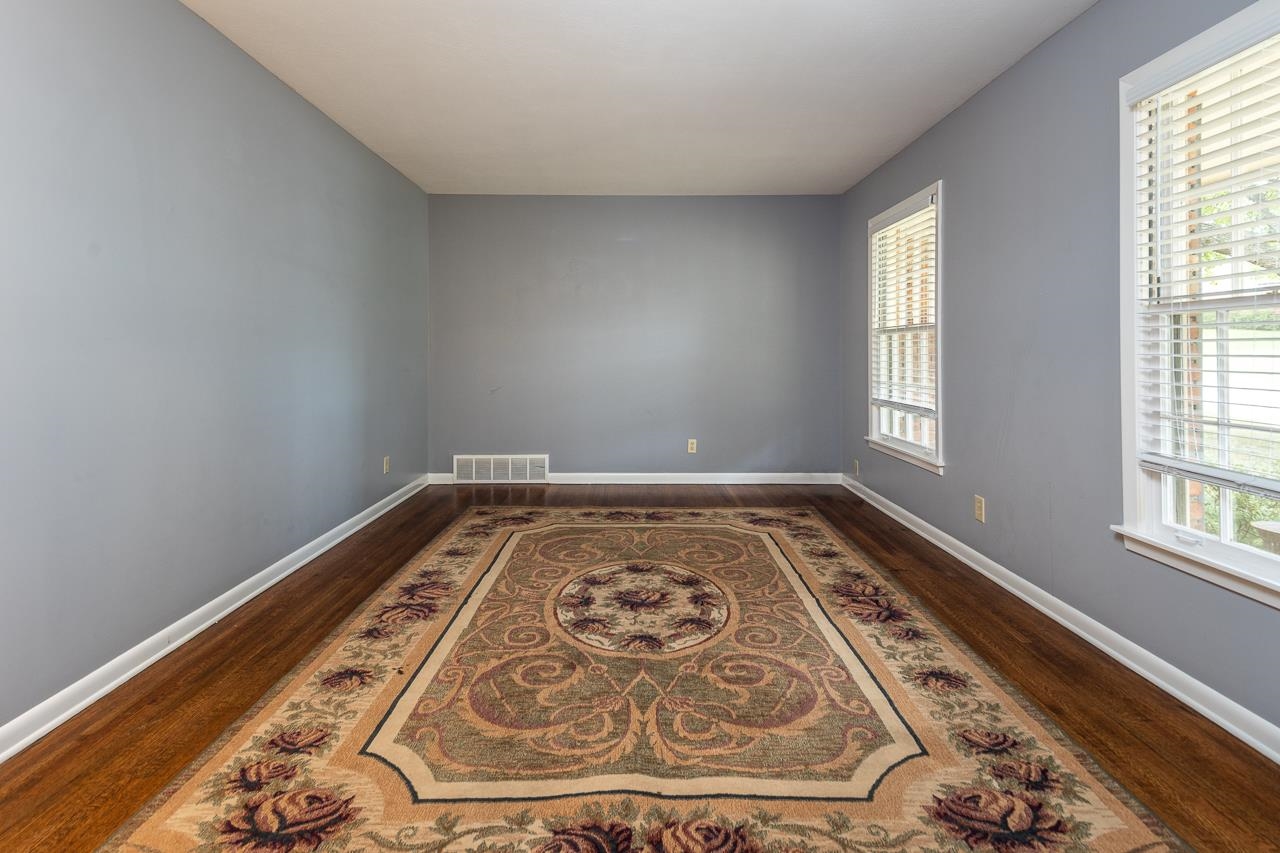 1776 E BRYN MAWR CIR