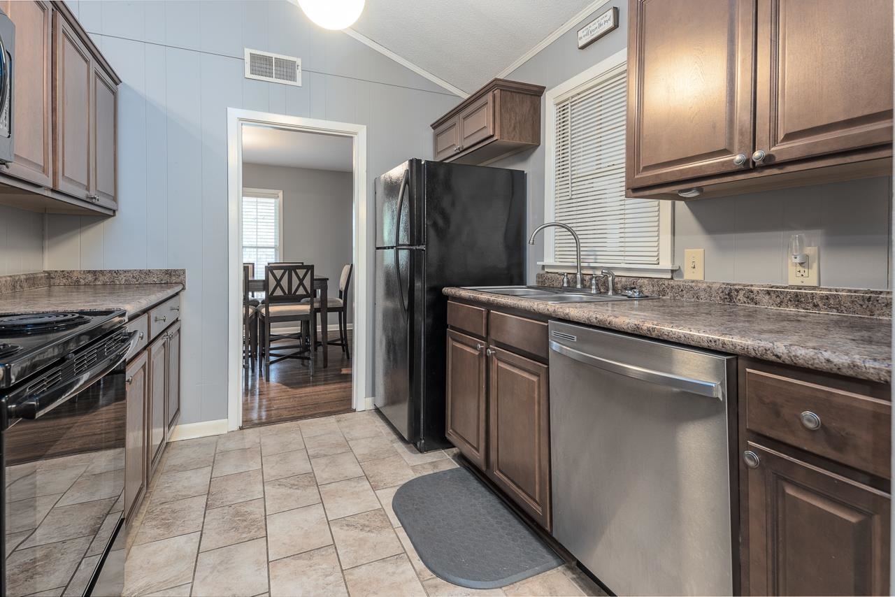 1776 E BRYN MAWR CIR