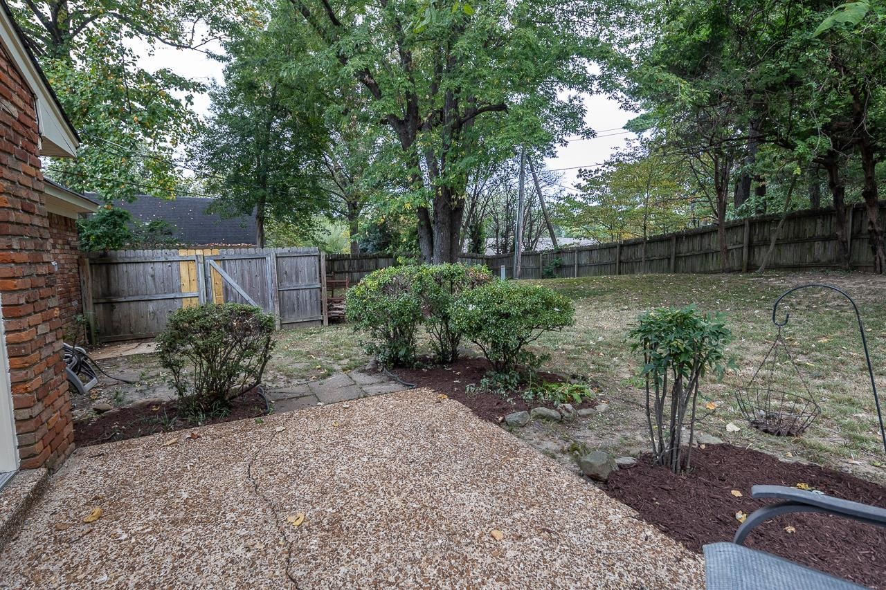 1776 E BRYN MAWR CIR