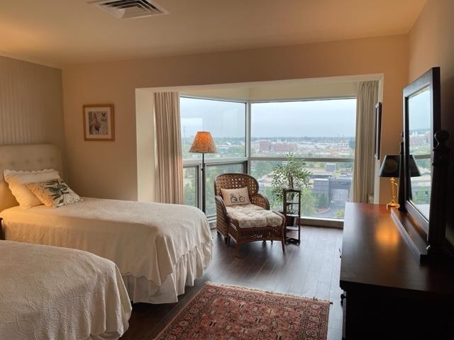 655 RIVERSIDE DR Unit: 1004A