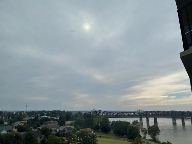 655 RIVERSIDE DR Unit: 1004A