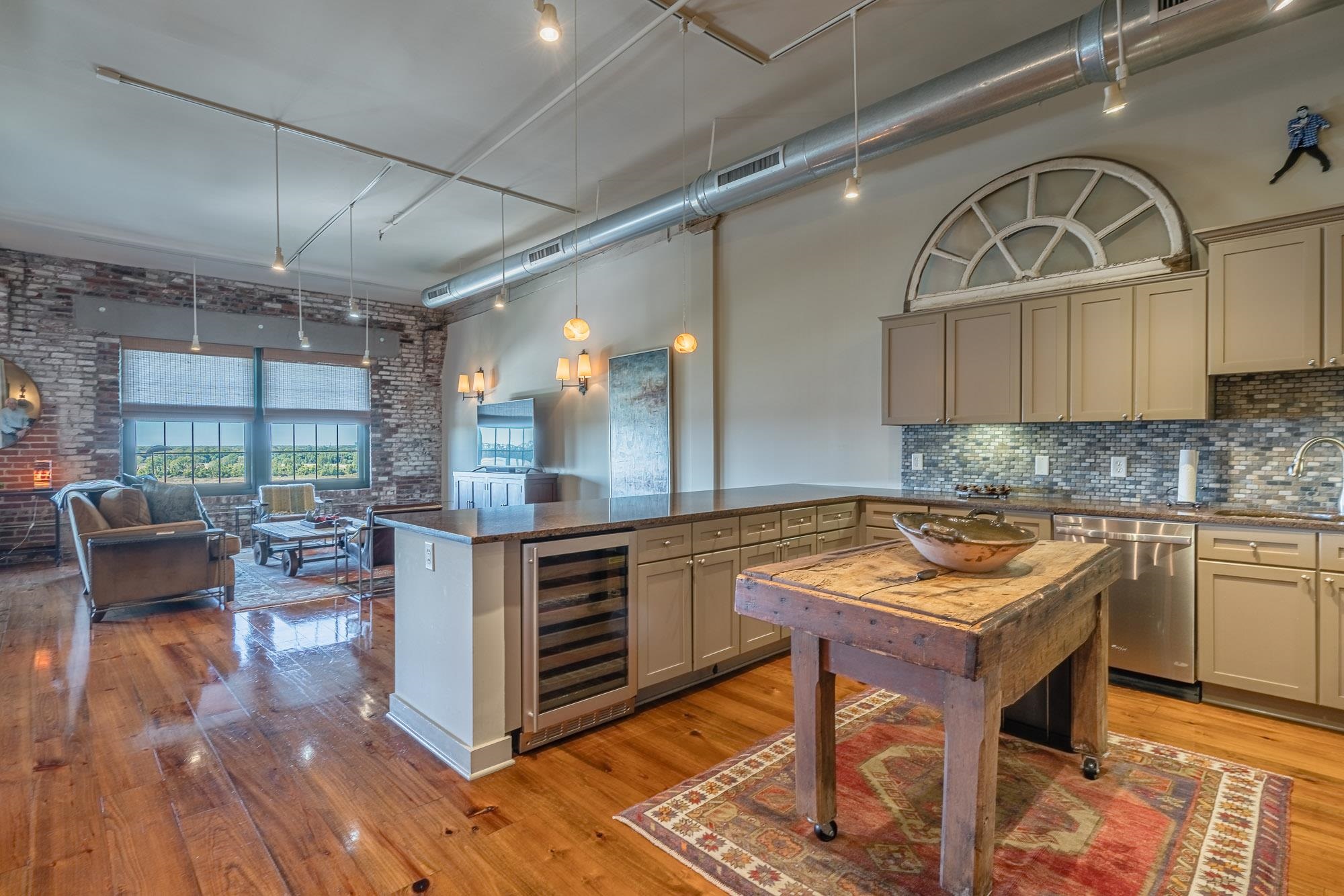 505 TENNESSEE ST Unit: PH6