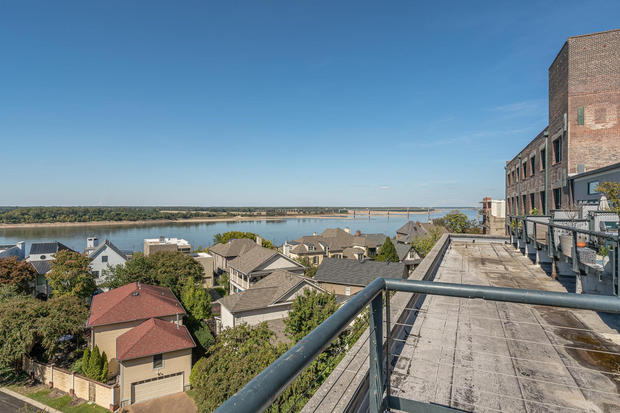 505 TENNESSEE ST Unit: PH6