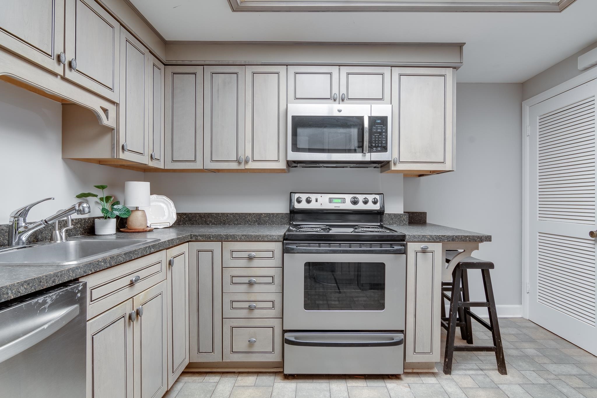 475 N HIGHLAND ST Unit: 9JK