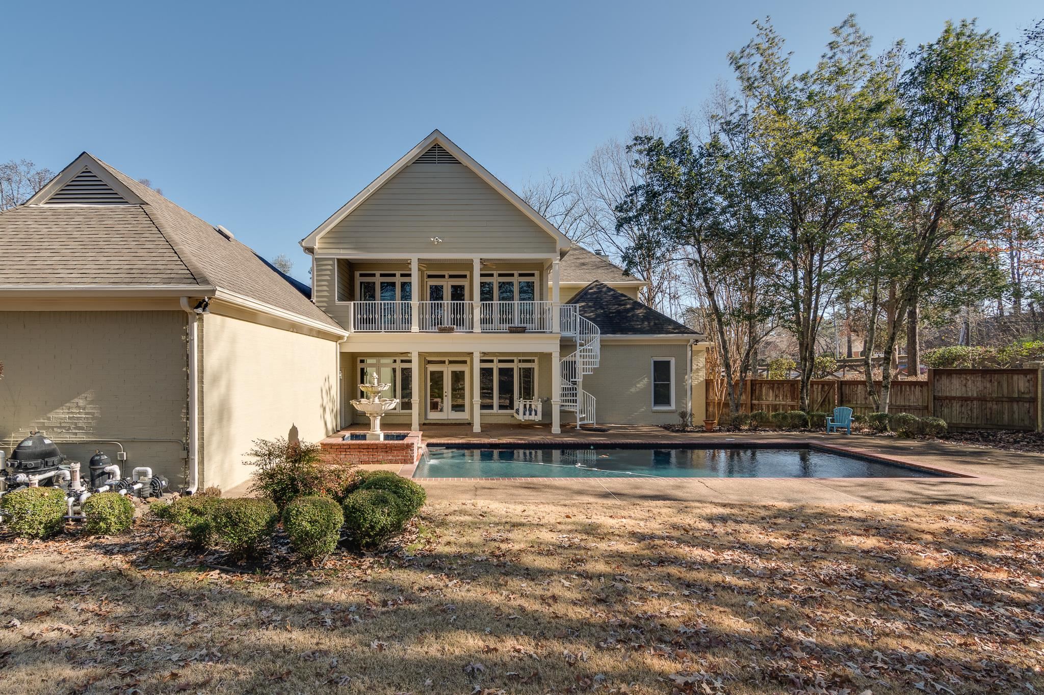 1725 CHAPEL CREEK PKY