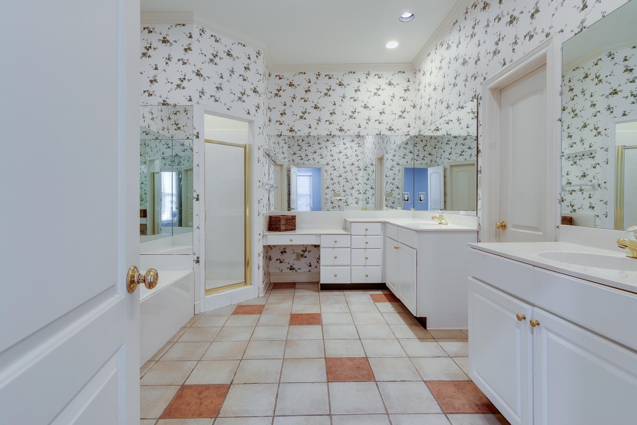 1725 CHAPEL CREEK PKY