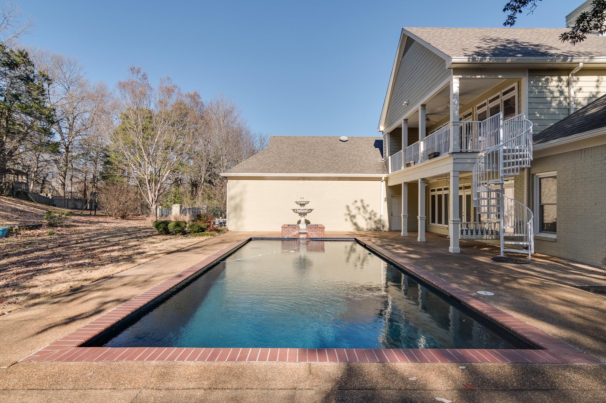 1725 CHAPEL CREEK PKY