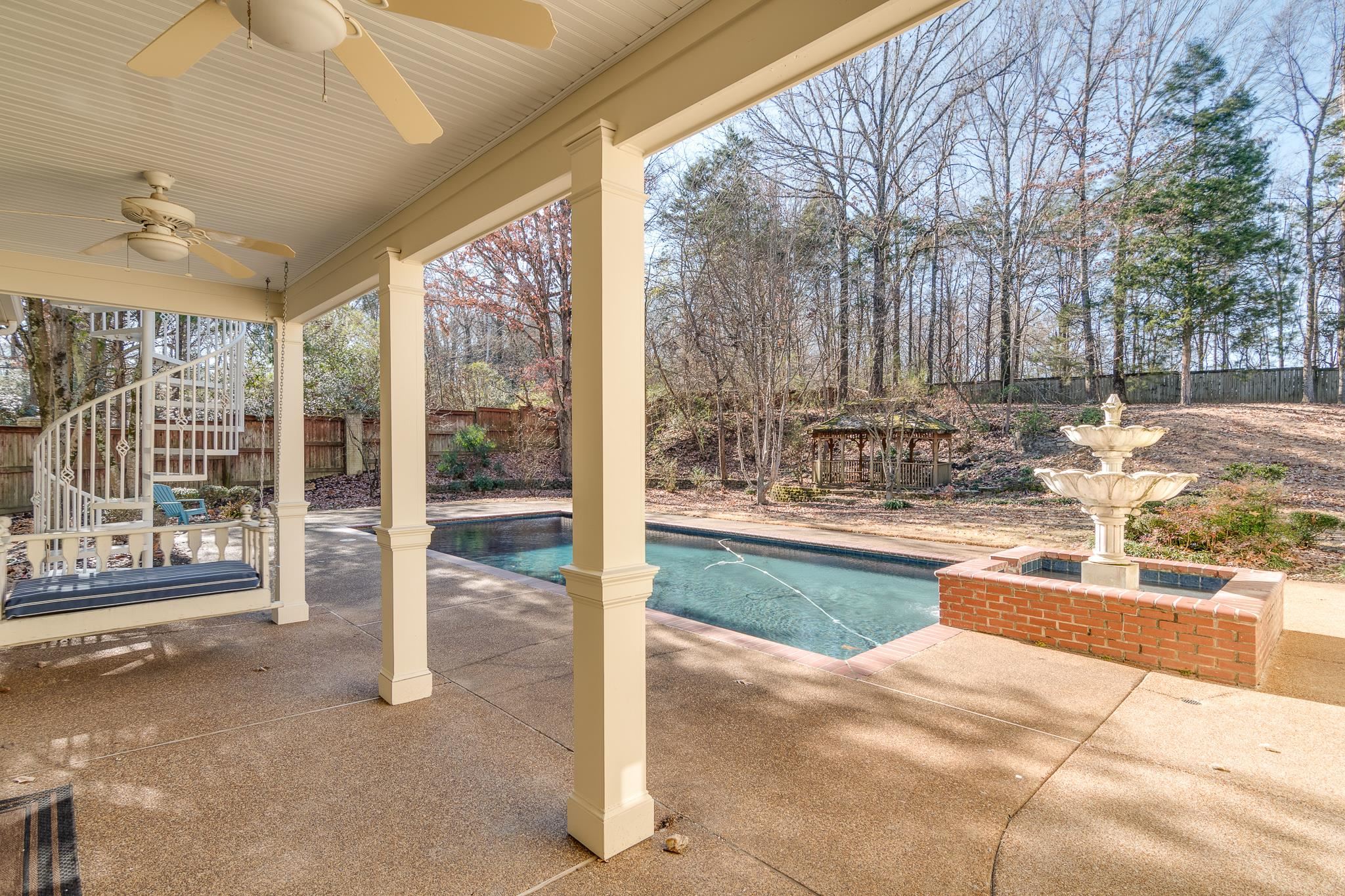 1725 CHAPEL CREEK PKY