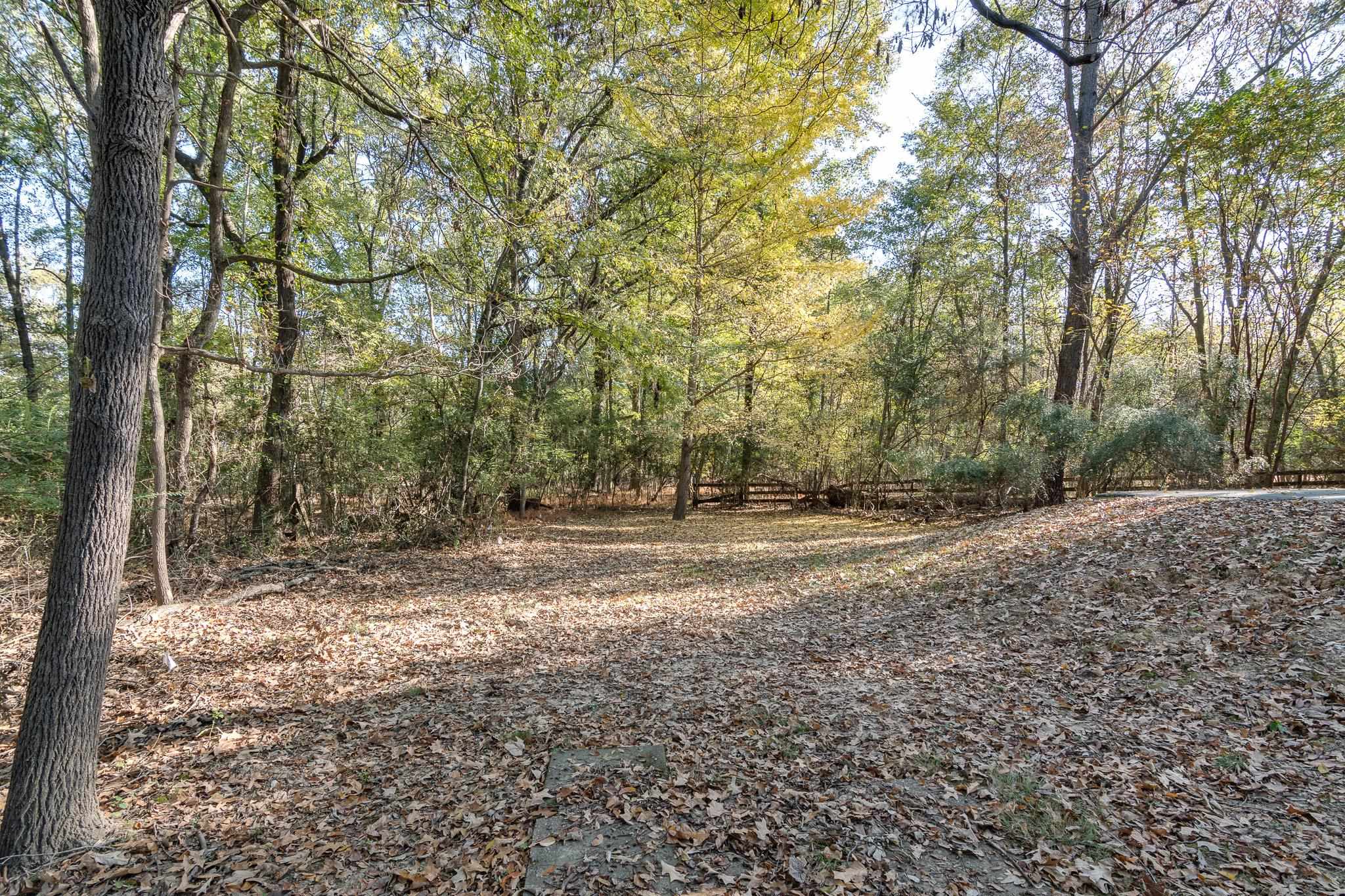 910 N ROCKY HILLS CV