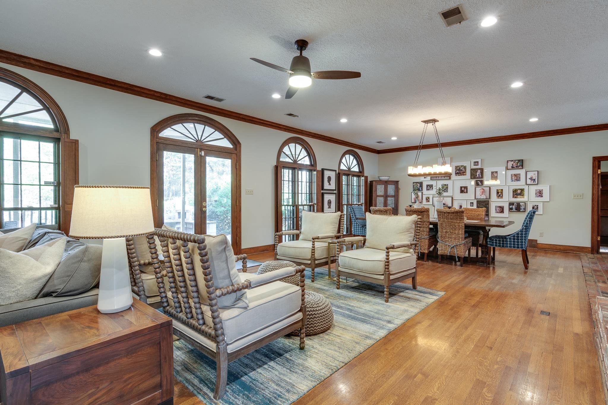 910 N ROCKY HILLS CV