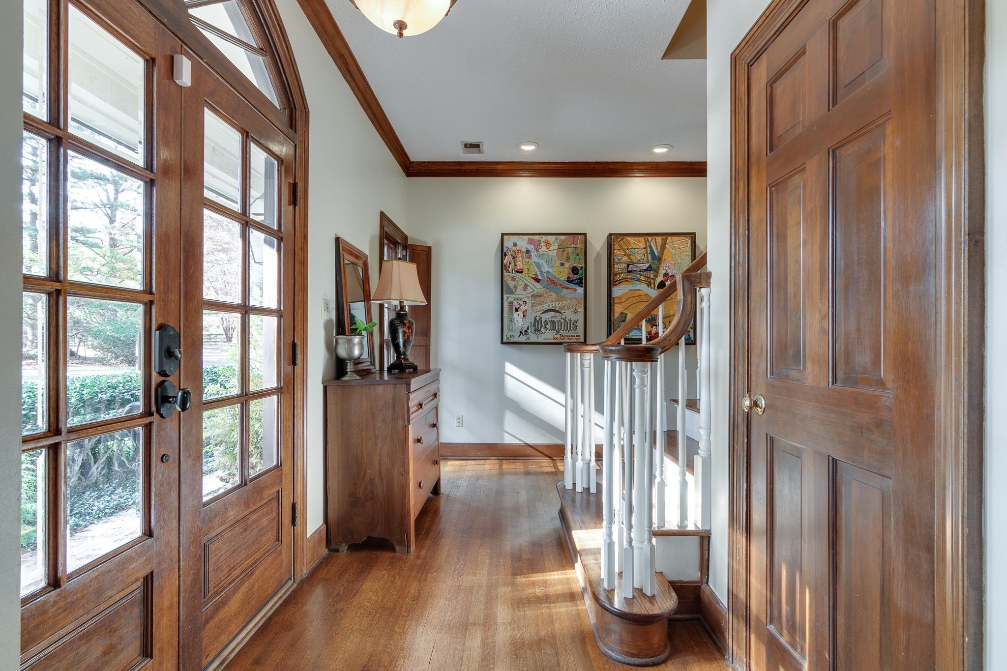 910 N ROCKY HILLS CV