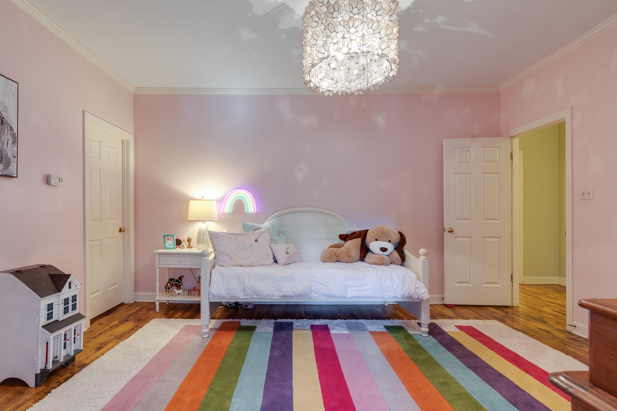 910 N ROCKY HILLS CV