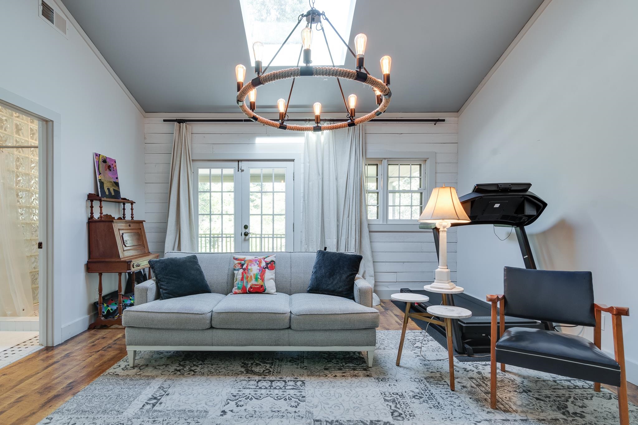 910 N ROCKY HILLS CV