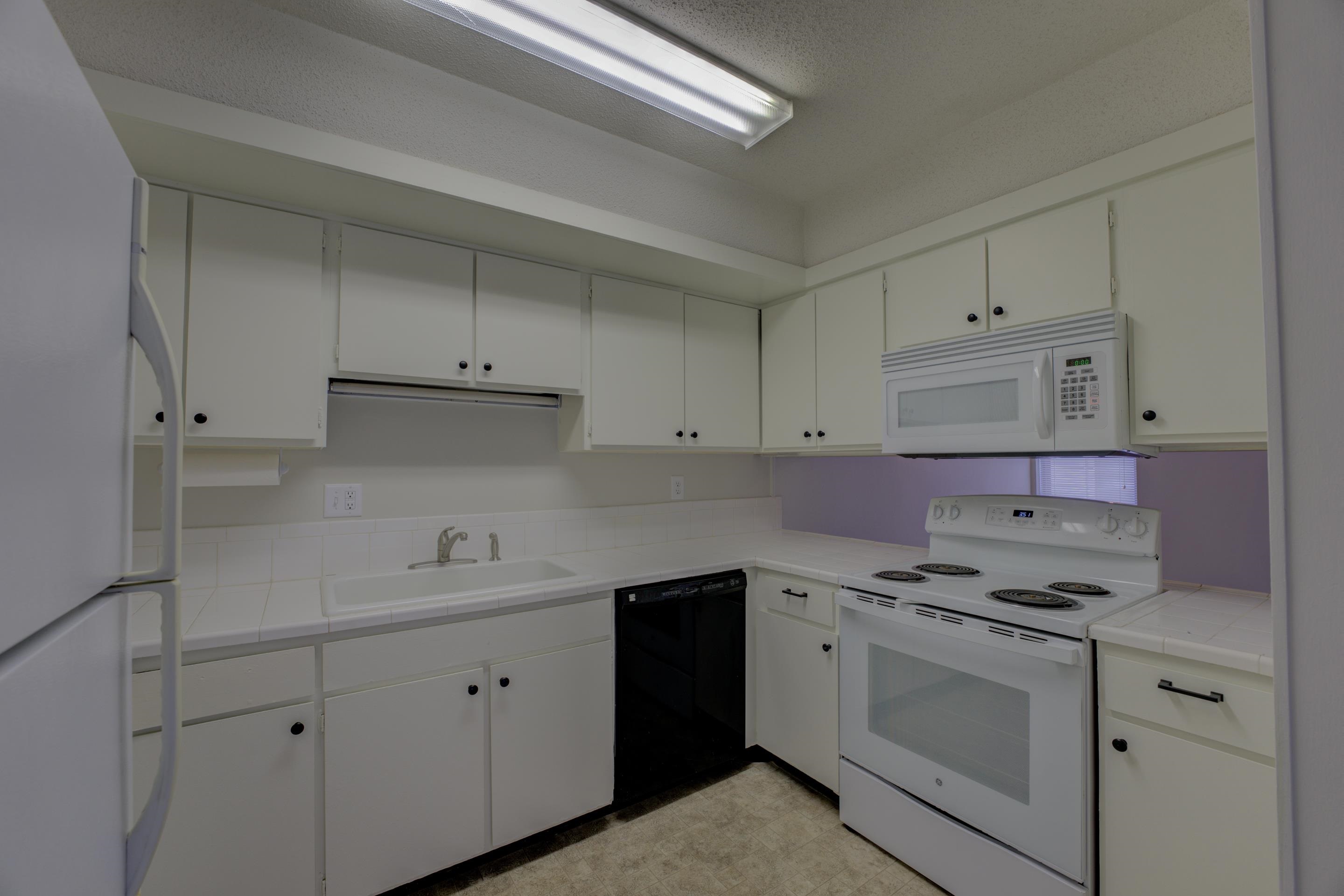 1860 W POPLAR WOODS CIR Unit: 4